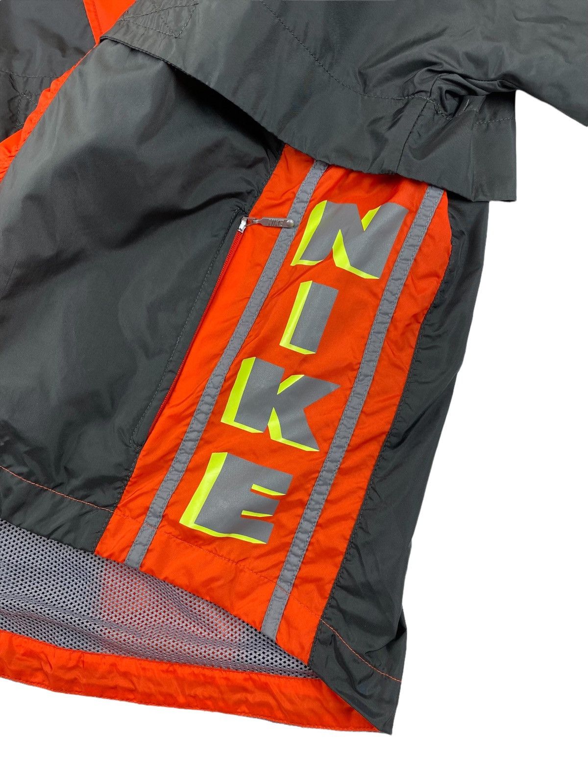 Nike Vintage Nike Big Logo Drill Windbreaker Bomber Jacket Size US S / EU 44-46 / 1 - 7 Thumbnail