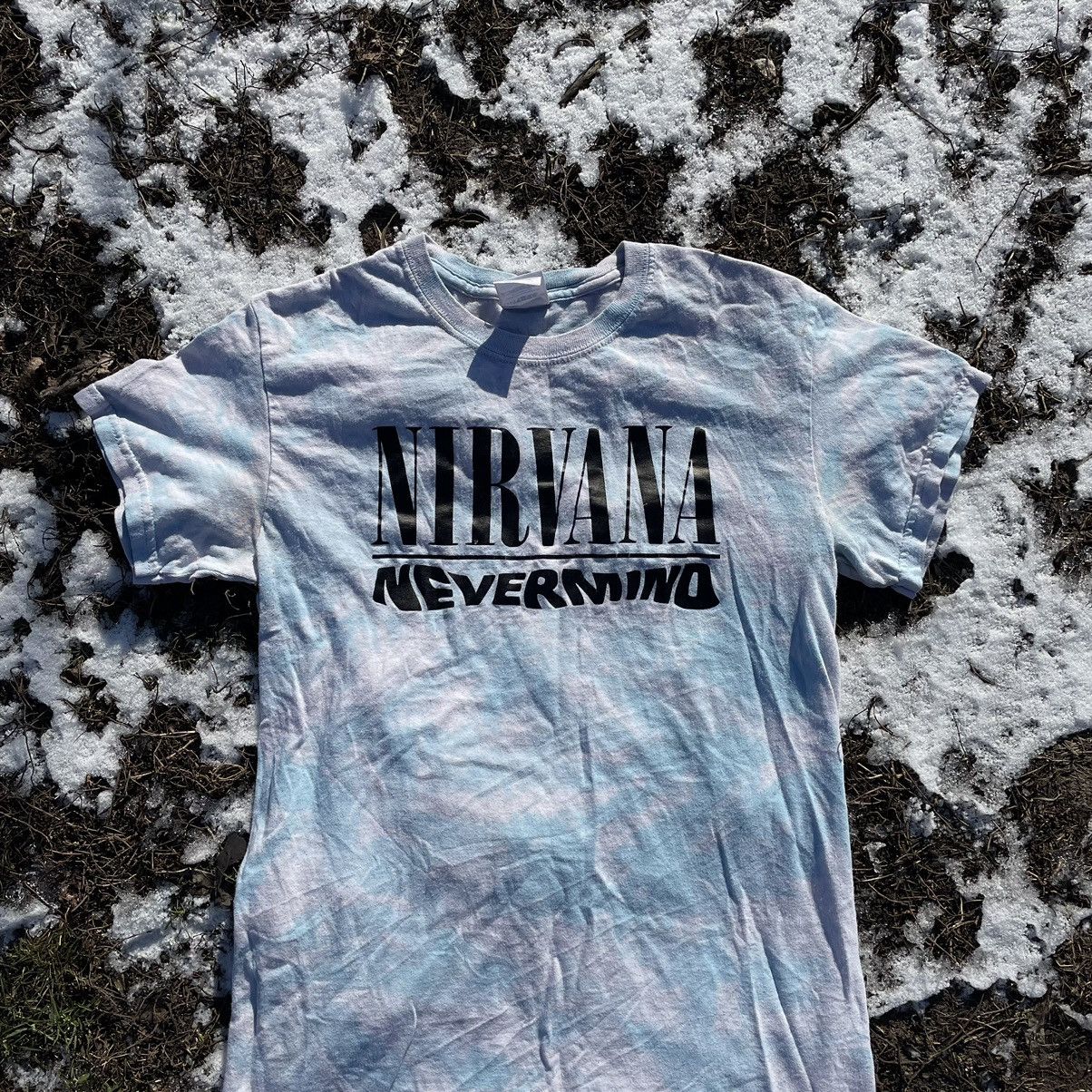 Vintage Vintage 90s Nirvana Nevermind Sun Faded Band Tee Grunge M Size US M / EU 48-50 / 2 - 5 Thumbnail