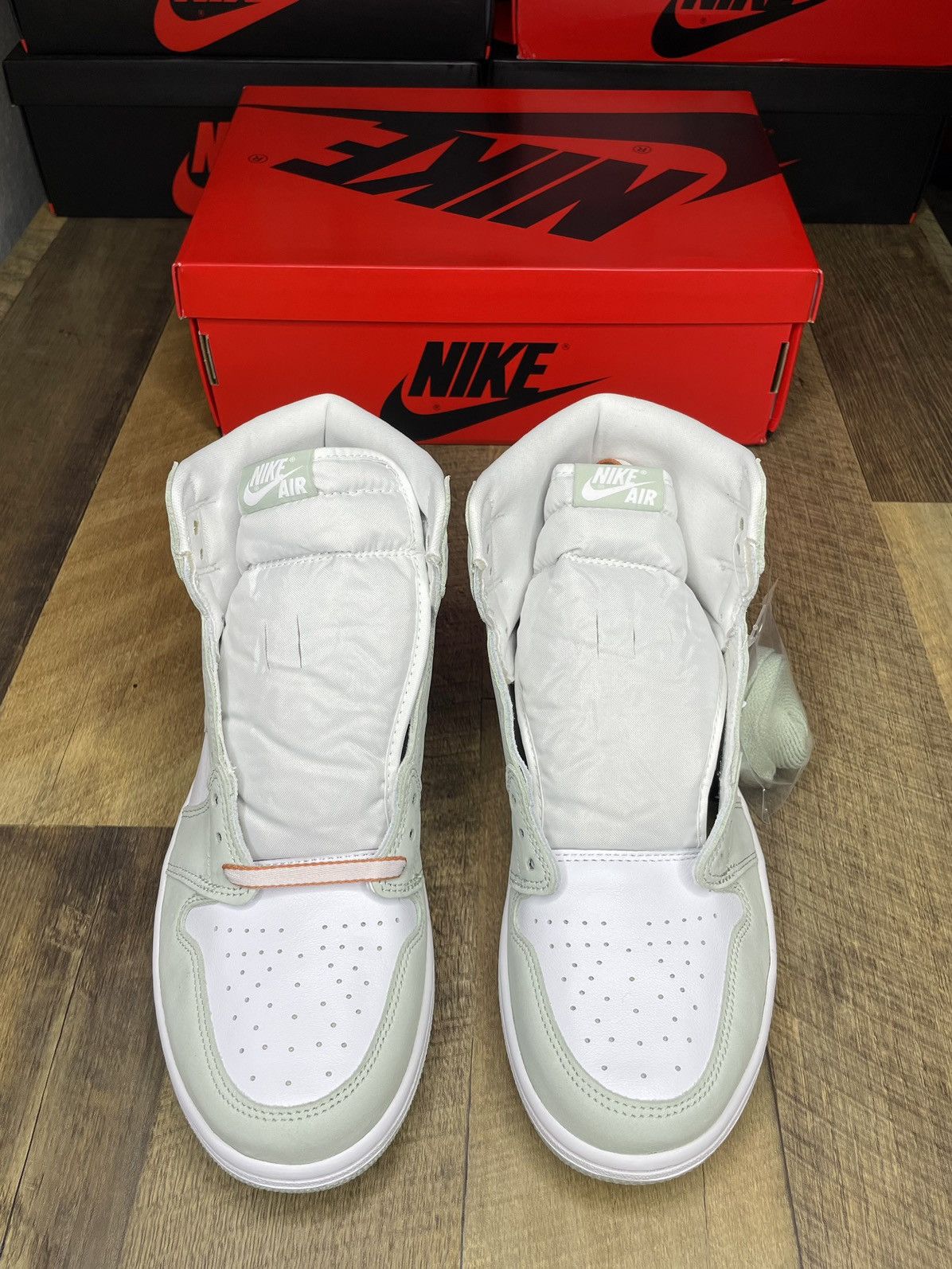 Jordan Brand Air Jordan 1 High Retro Og seafoam green 2021 Size US 10 / EU 43 - 3 Thumbnail