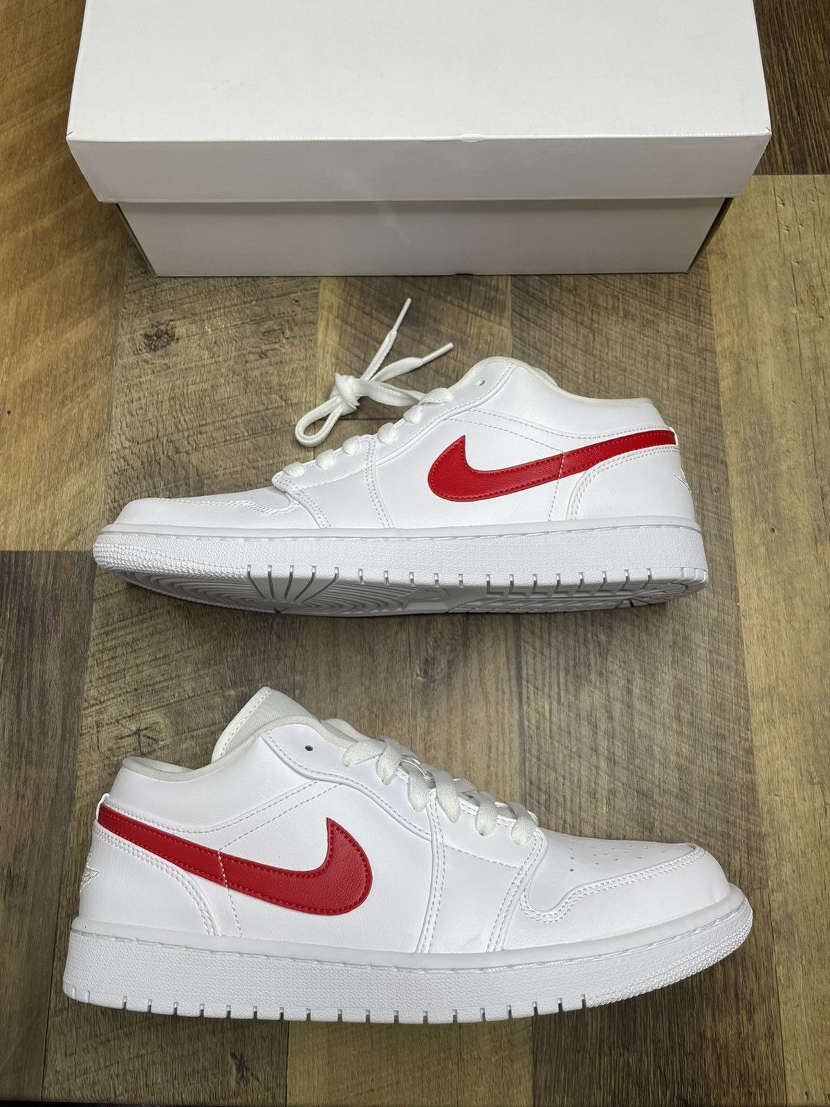 Jordan Brand Air Jordan 1 low university red 2021 women Size US 11.5 / EU 44-45 - 1 Thumbnail