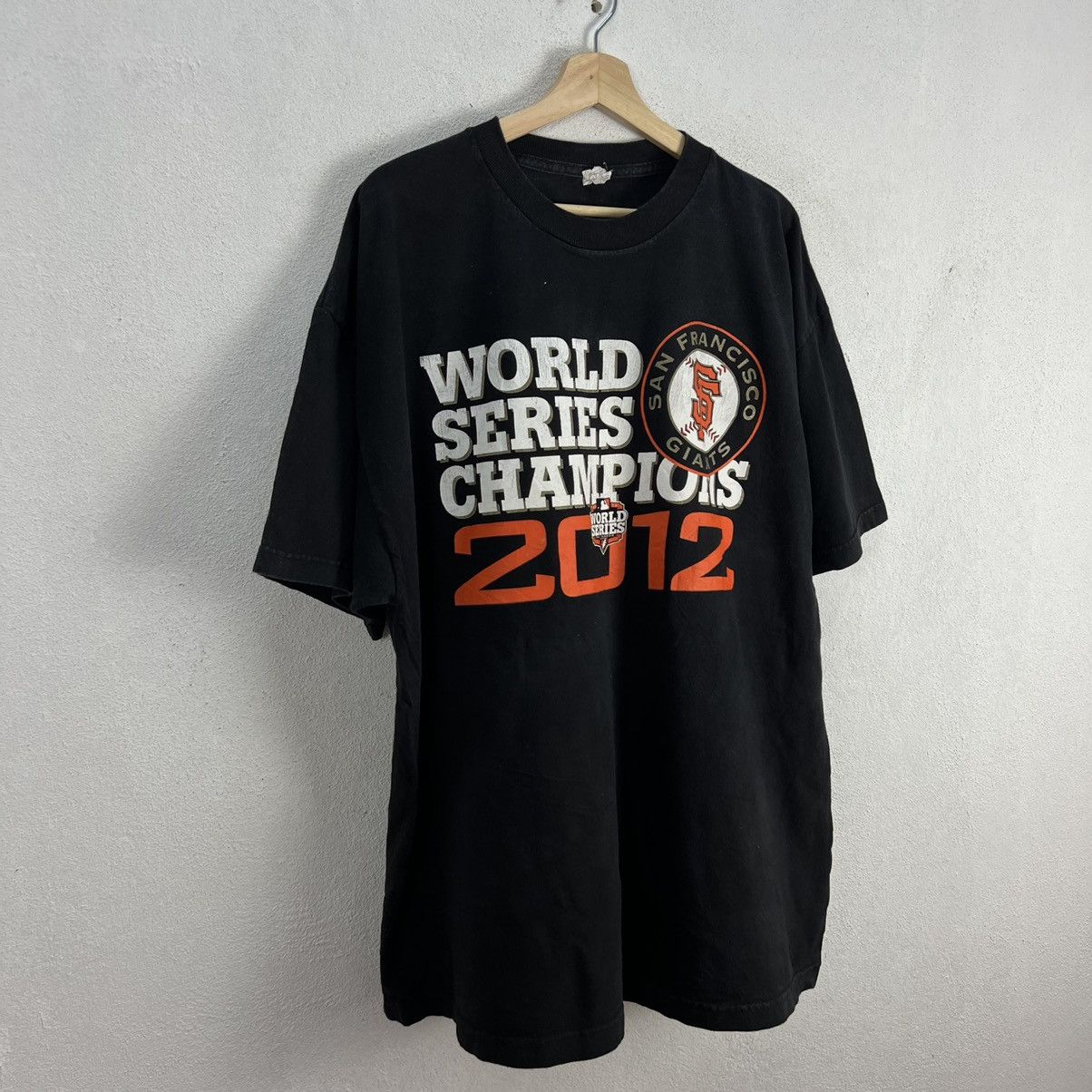 Sports Specialties VINTAGE WORLD SERIES CHAMPIONS 2012 BIG LOGO TEE Size US XXL / EU 58 / 5 - 2 Thumbnail