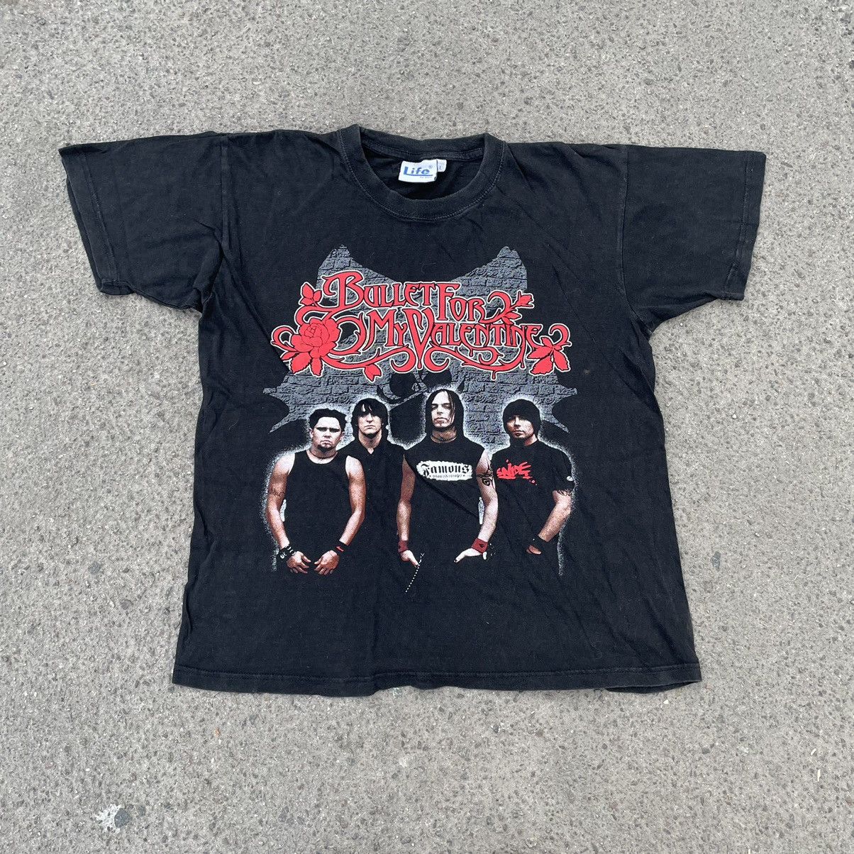 Vintage Vintage Y2K Bullet Valentine Band Tee Sun Faded Grunge L Size US L / EU 52-54 / 3 - 1 Thumbnail