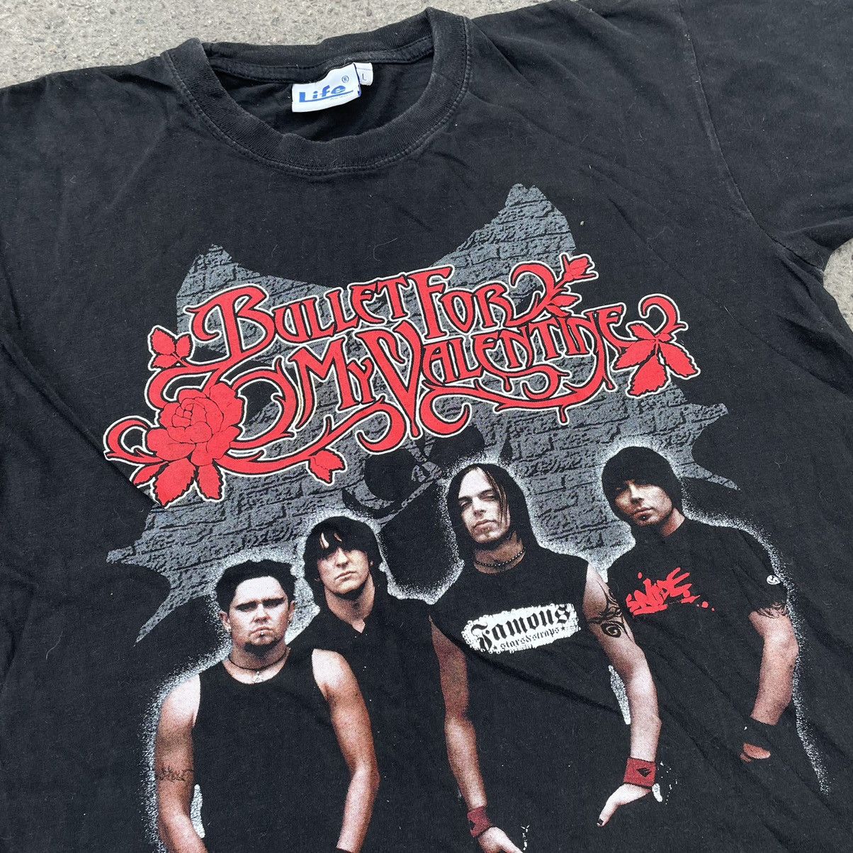 Vintage Vintage Y2K Bullet Valentine Band Tee Sun Faded Grunge L Size US L / EU 52-54 / 3 - 2 Thumbnail