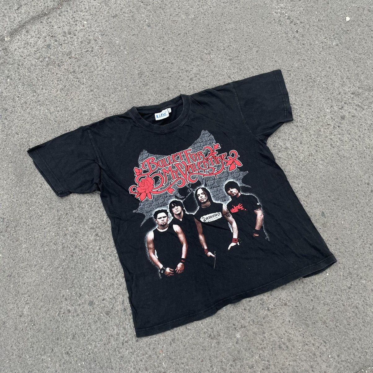 Vintage Vintage Y2K Bullet Valentine Band Tee Sun Faded Grunge L Size US L / EU 52-54 / 3 - 5 Thumbnail