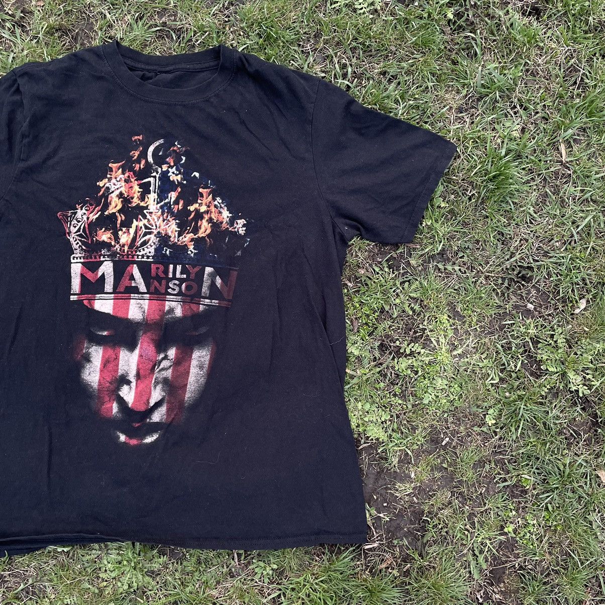 Vintage Vintage 90s Marilyn Manson Faded Graphic Band Tee Grunge L Size US L / EU 52-54 / 3 - 4 Thumbnail