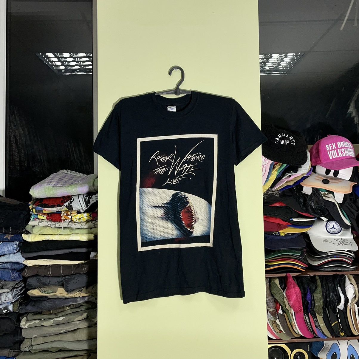 Vintage Vintage Y2K Graphic Tee Band Tee Grunge Aesthetic Black S Size US S / EU 44-46 / 1 - 1 Thumbnail