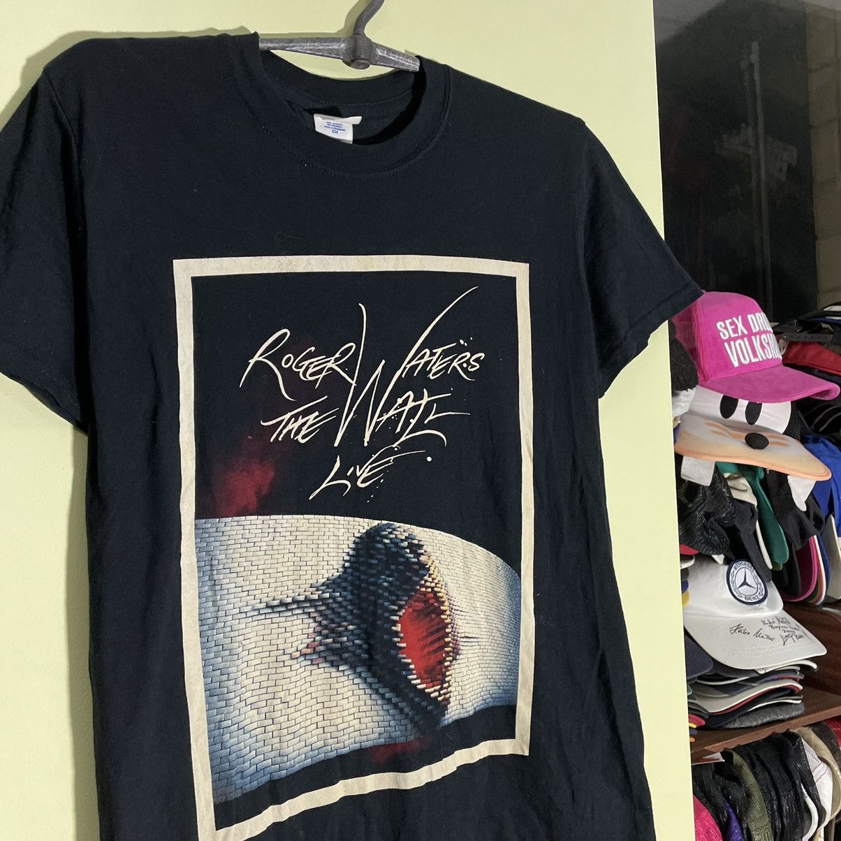 Vintage Vintage Y2K Graphic Tee Band Tee Grunge Aesthetic Black S Size US S / EU 44-46 / 1 - 2 Thumbnail