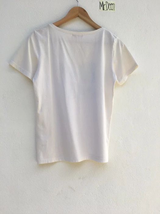 Barbara Kruger Barbara Kruger Tshirt Who is Healed? Who is housed? Size US S / EU 44-46 / 1 - 6 Thumbnail