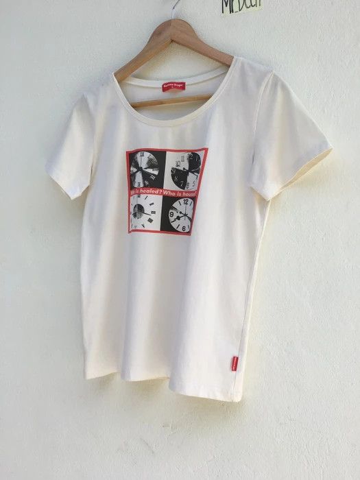 Barbara Kruger Barbara Kruger Tshirt Who is Healed? Who is housed? Size US S / EU 44-46 / 1 - 4 Thumbnail