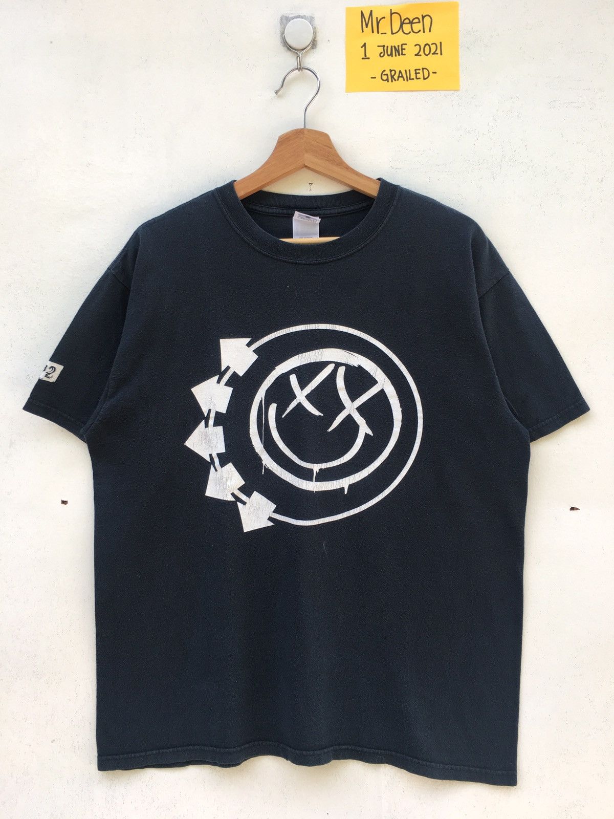 Band Tees Vintage Rare BLINK 182 Smiley Logo Tshirt Size US L / EU 52-54 / 3 - 3 Thumbnail