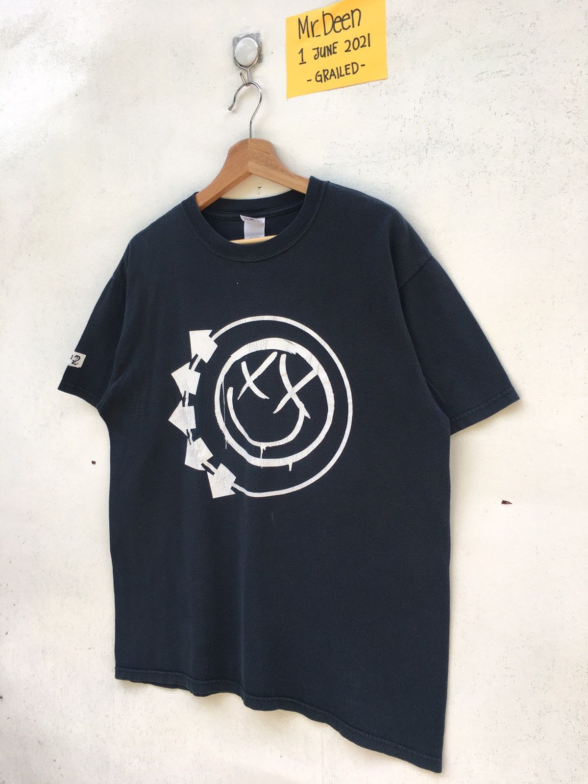 Band Tees Vintage Rare BLINK 182 Smiley Logo Tshirt Size US L / EU 52-54 / 3 - 5 Thumbnail