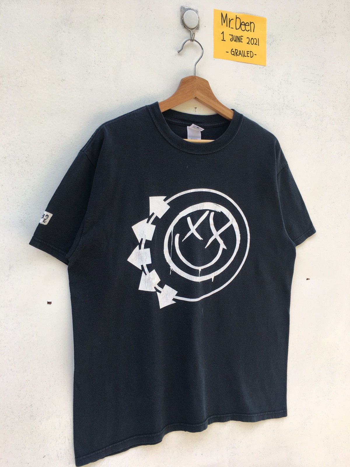 Band Tees Vintage Rare BLINK 182 Smiley Logo Tshirt Size US L / EU 52-54 / 3 - 4 Thumbnail