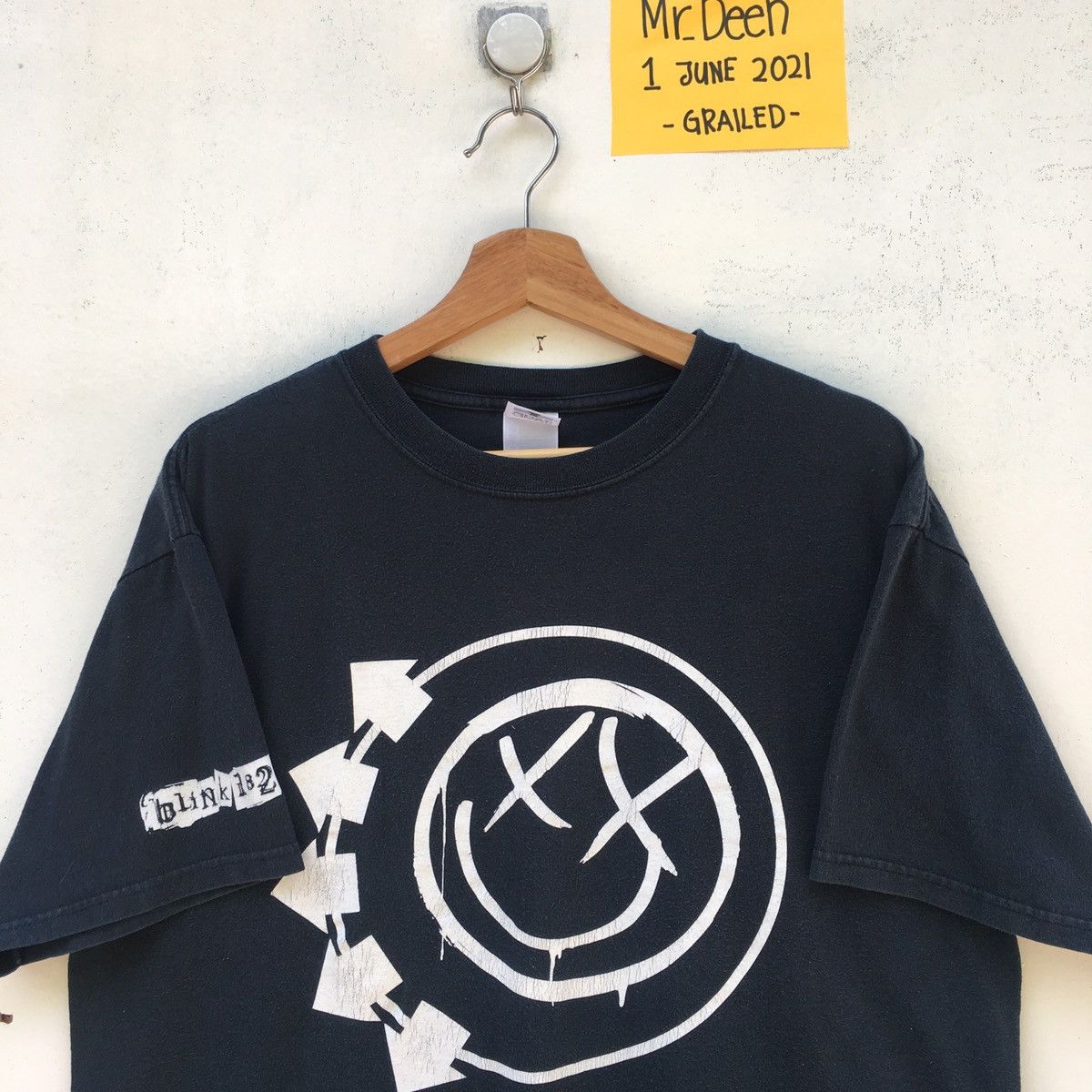 Band Tees Vintage Rare BLINK 182 Smiley Logo Tshirt Size US L / EU 52-54 / 3 - 1 Thumbnail