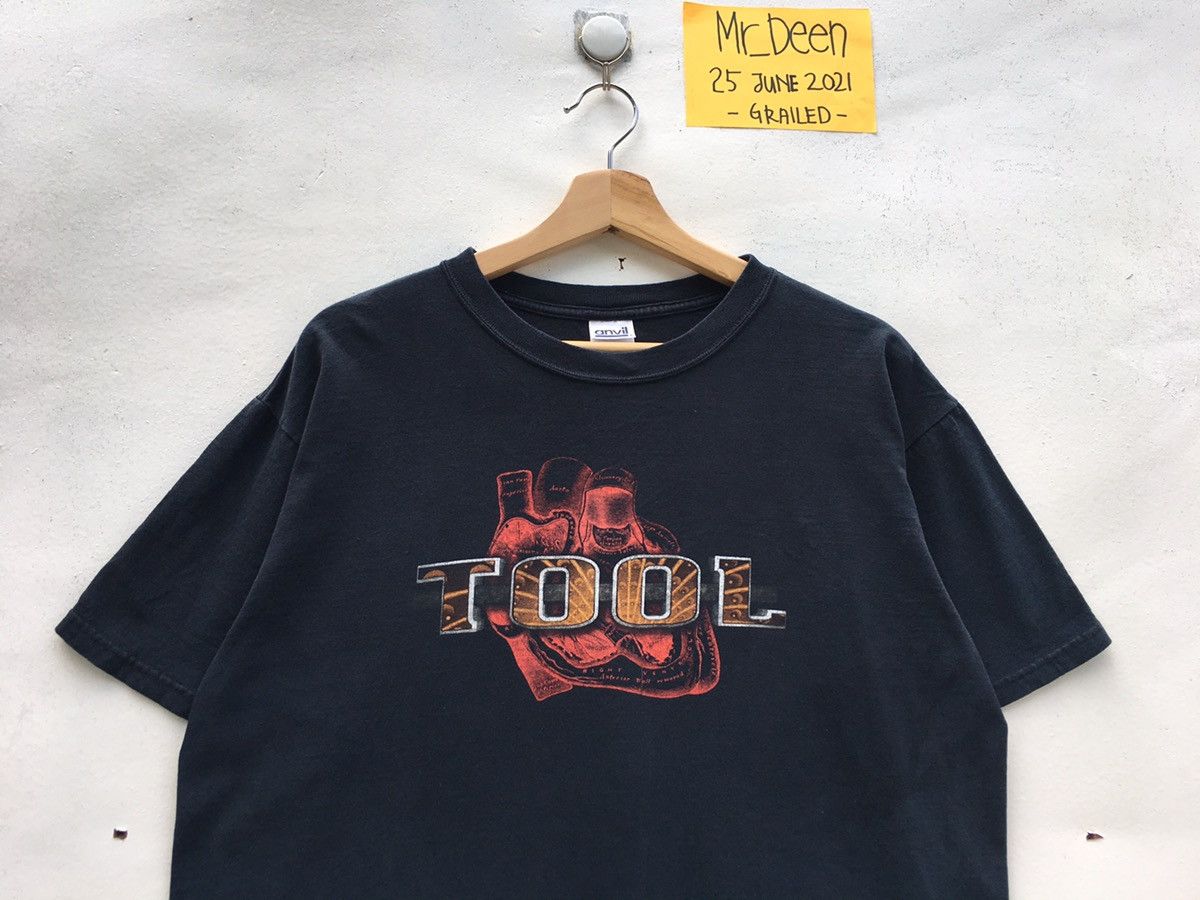 Band Tees Vintage TOOL Undertow Heart Anatomy Band T-Shirt Size US L / EU 52-54 / 3 - 5 Thumbnail