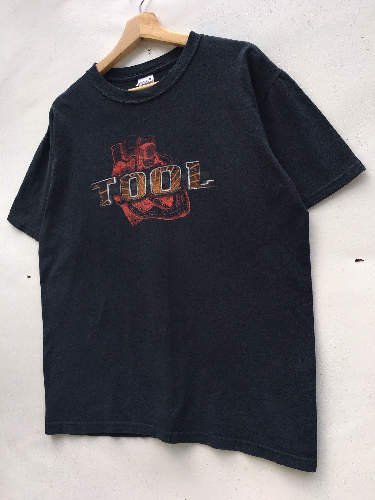 Band Tees Vintage TOOL Undertow Heart Anatomy Band T-Shirt Size US L / EU 52-54 / 3 - 3 Thumbnail