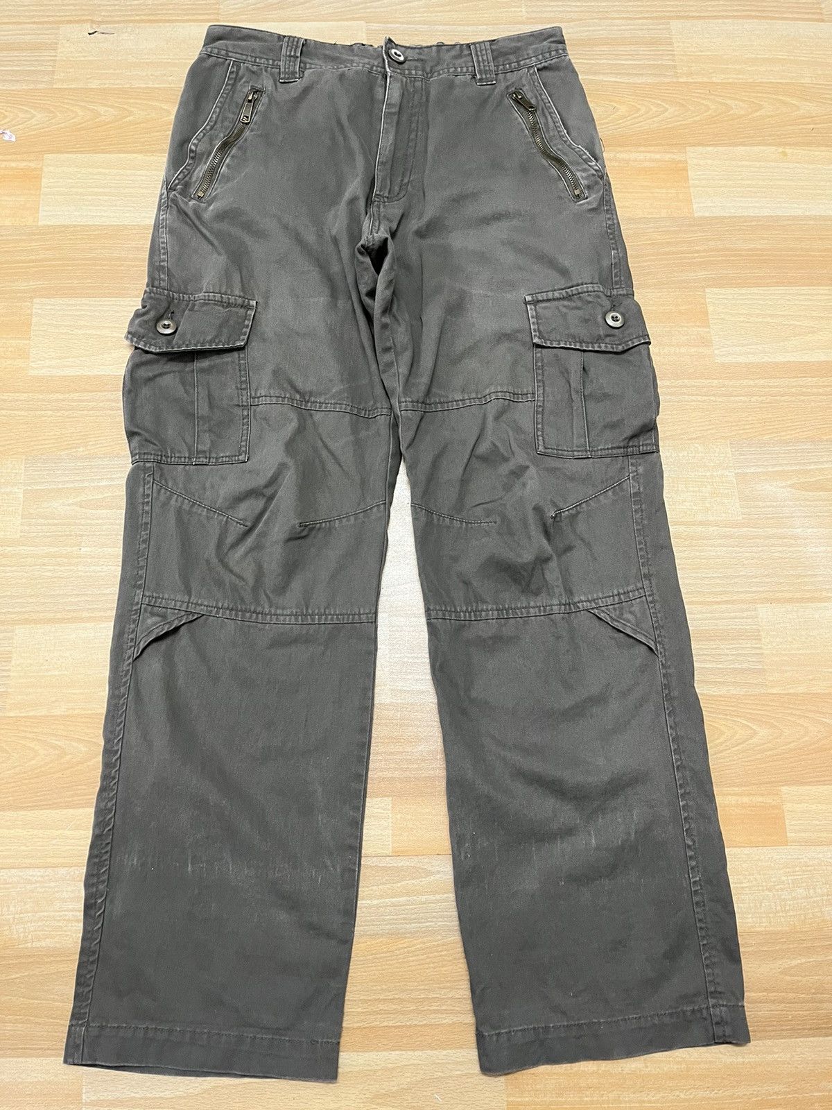 image of Vintage Japanase Cargo Brand Zipper Pocket Sidepocket Streewear in Black, Men's (Size 30)