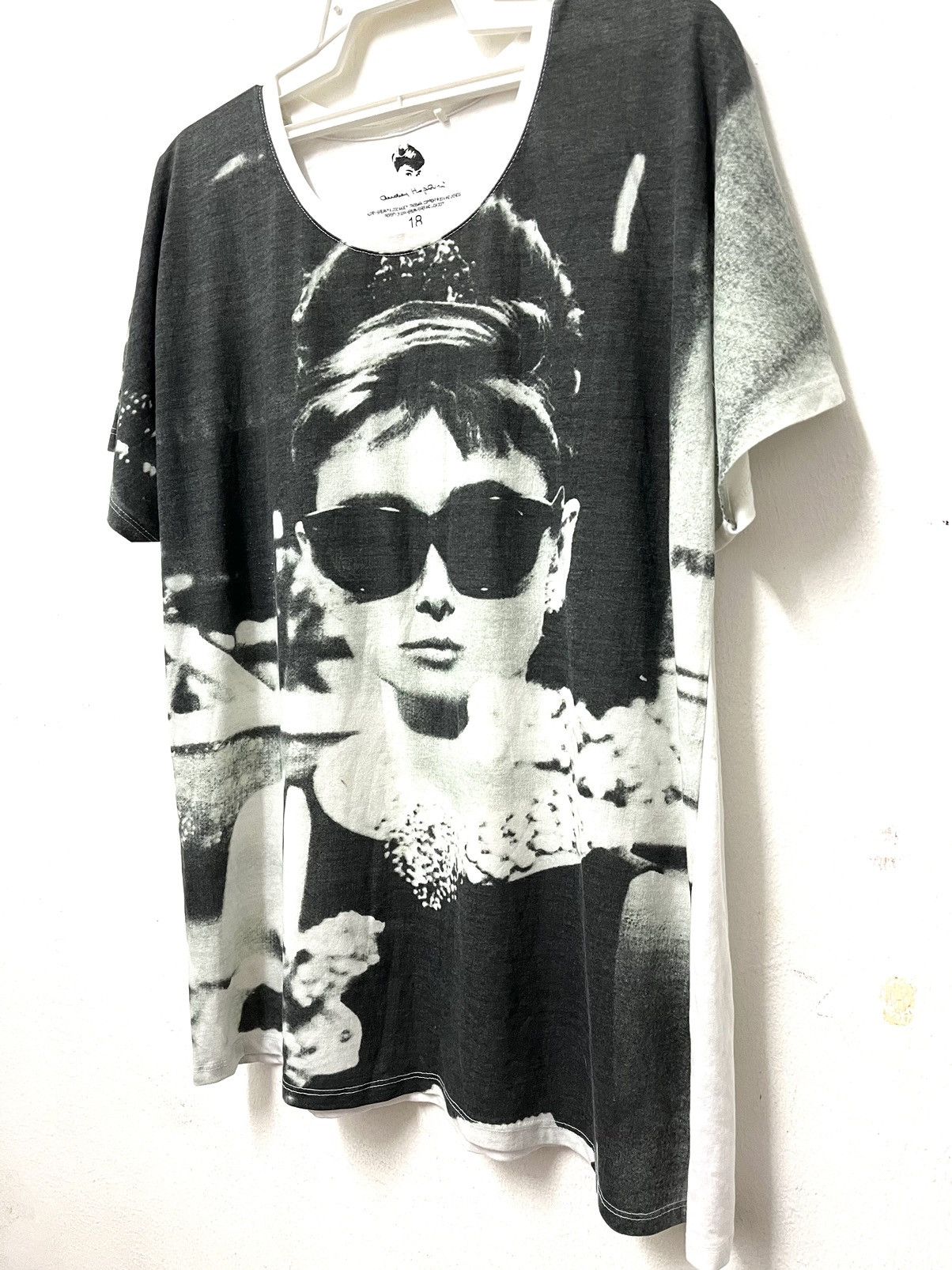 Vintage Audrey Hepburn British Actress Full Print T shirt Size XL / US 12-14 / IT 48-50 - 2 Thumbnail