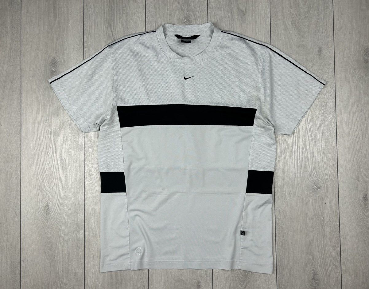 Nike × Vintage Nike Vintage T shirt centre logo Size US M / EU 48-50 / 2 - 2 Thumbnail