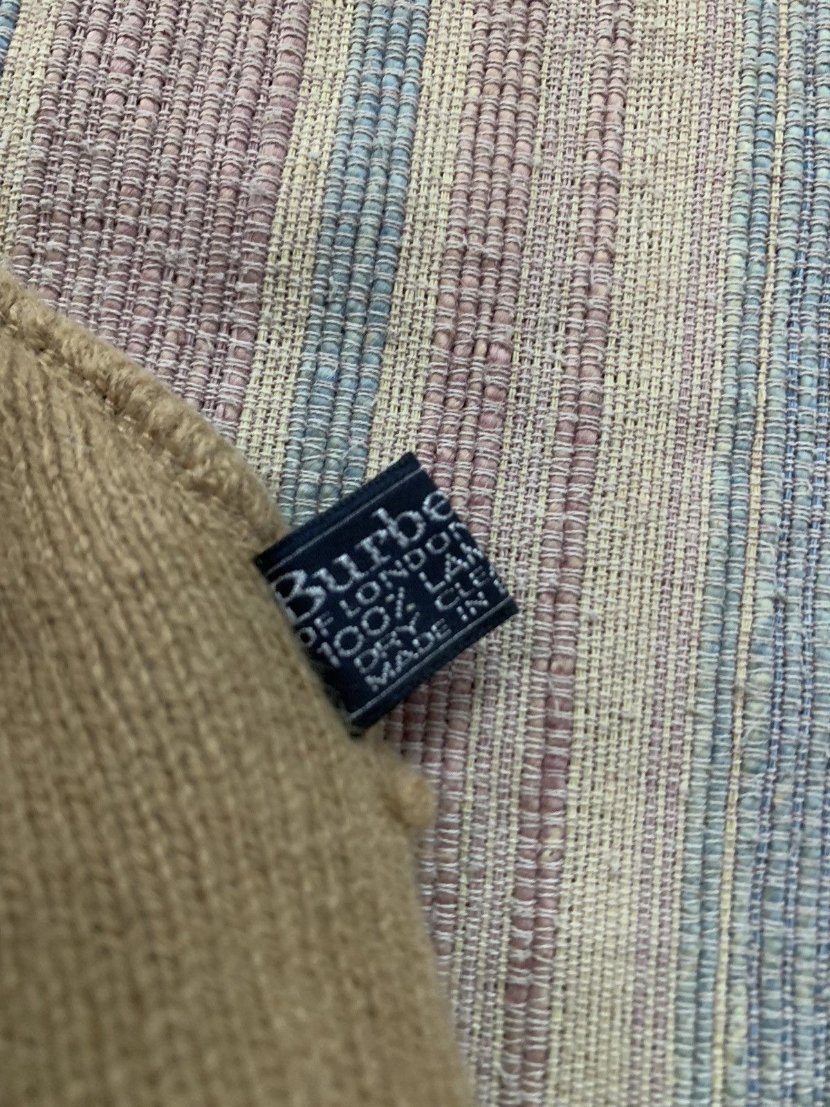 Burberry 🔥BURBERRY 100% LAMBSWOOL BANNIE MADE IN ENGLAND Size ONE SIZE - 9 Thumbnail