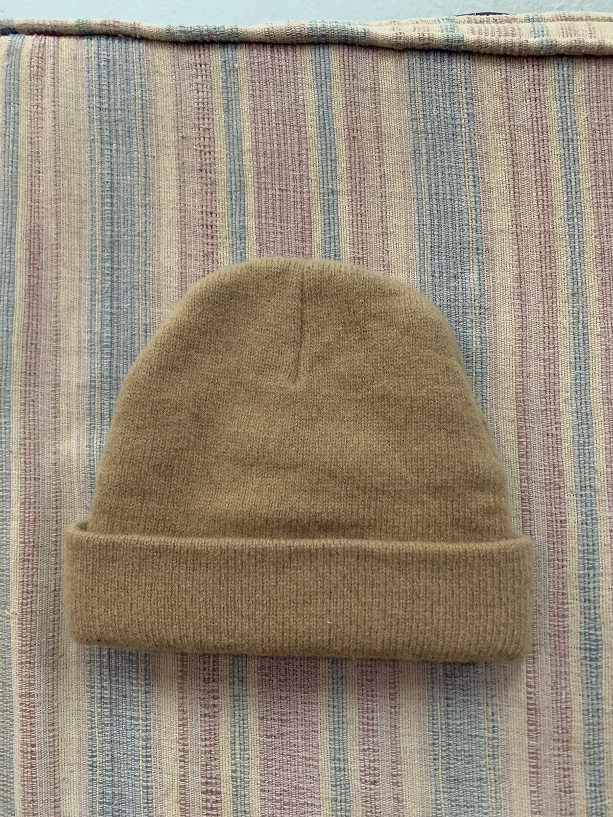 Burberry 🔥BURBERRY 100% LAMBSWOOL BANNIE MADE IN ENGLAND Size ONE SIZE - 8 Thumbnail