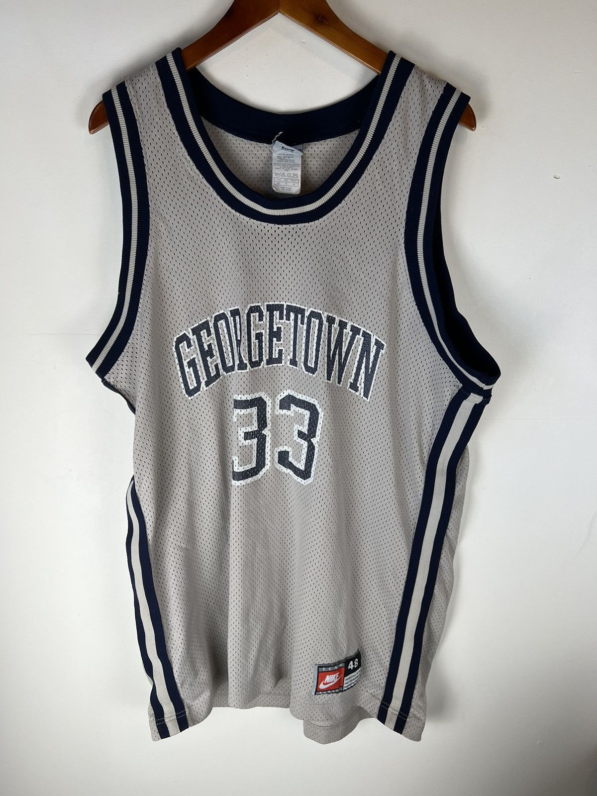 NBA Vintage Nike Alonzo Georgetown Mourning 33 Basketball Jersey Size US L / EU 52-54 / 3 - 1 Thumbnail