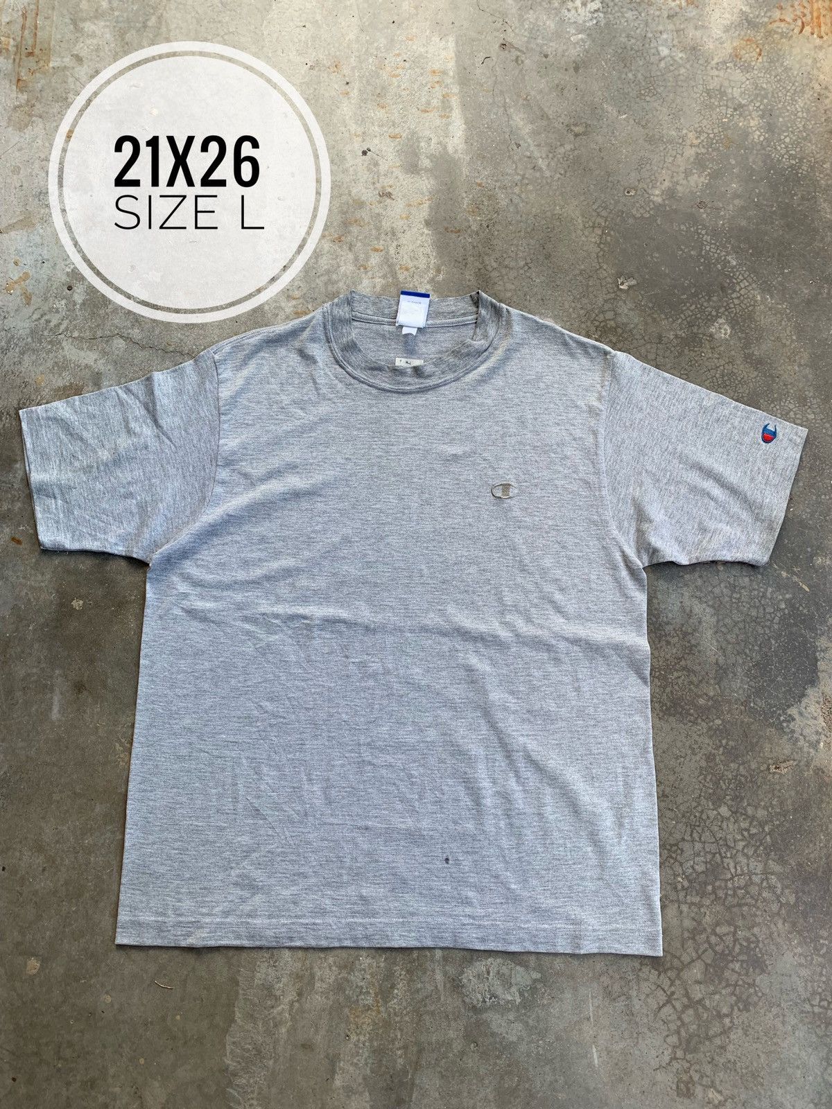 Champion × Vintage Vintage Thrashed Faded Champion Small Embroided Logo Tshirt Size US M / EU 48-50 / 2 - 1 Thumbnail