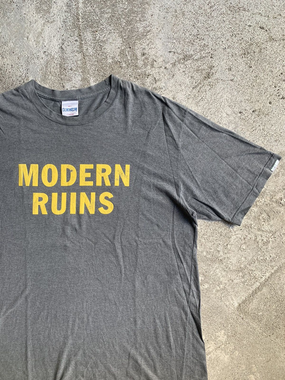 Neighborhood Vintage 00s NEIGHBORHOOD Hectic Modern Ruins T-Shirt Size US XL / EU 56 / 4 - 3 Thumbnail