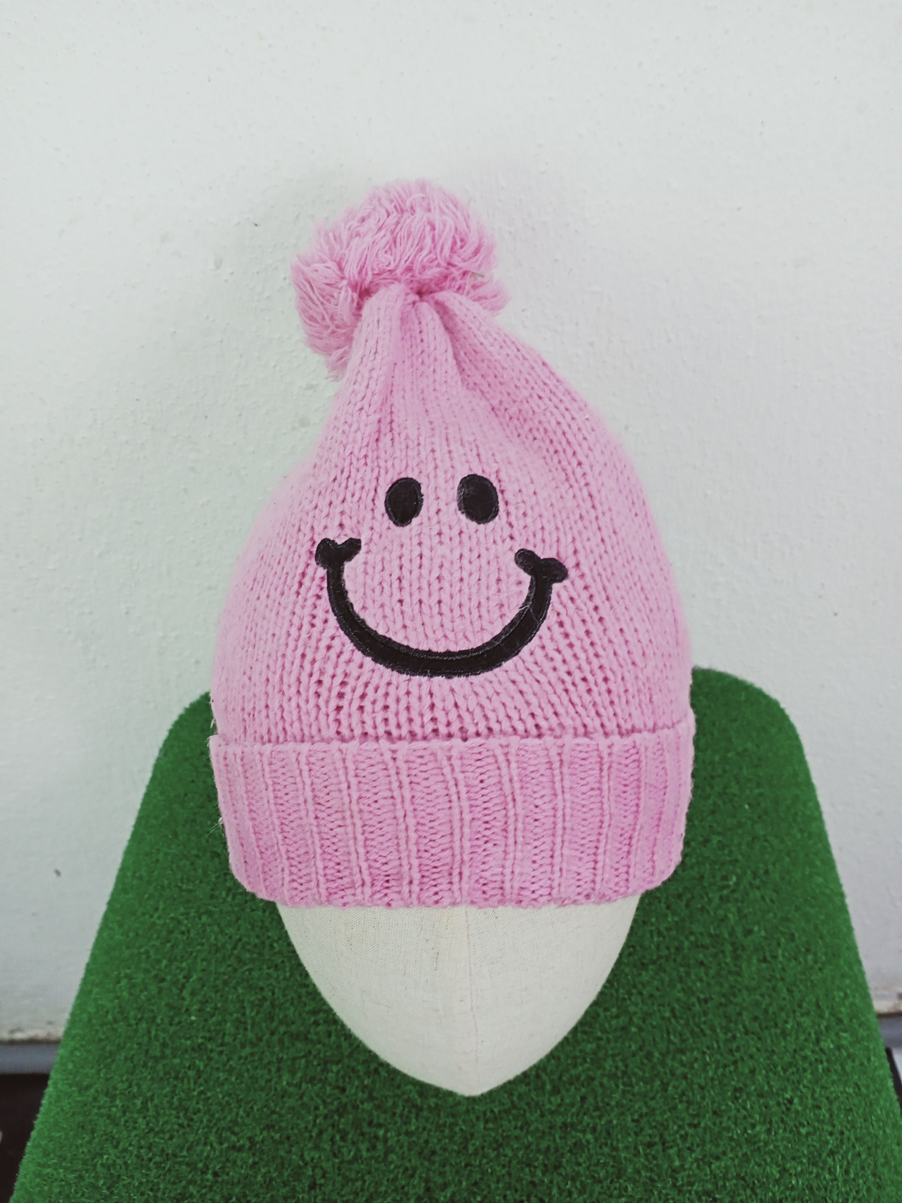 Japanese Brand Smiley Face Pom Beanie Hat Size ONE SIZE - 1 Thumbnail