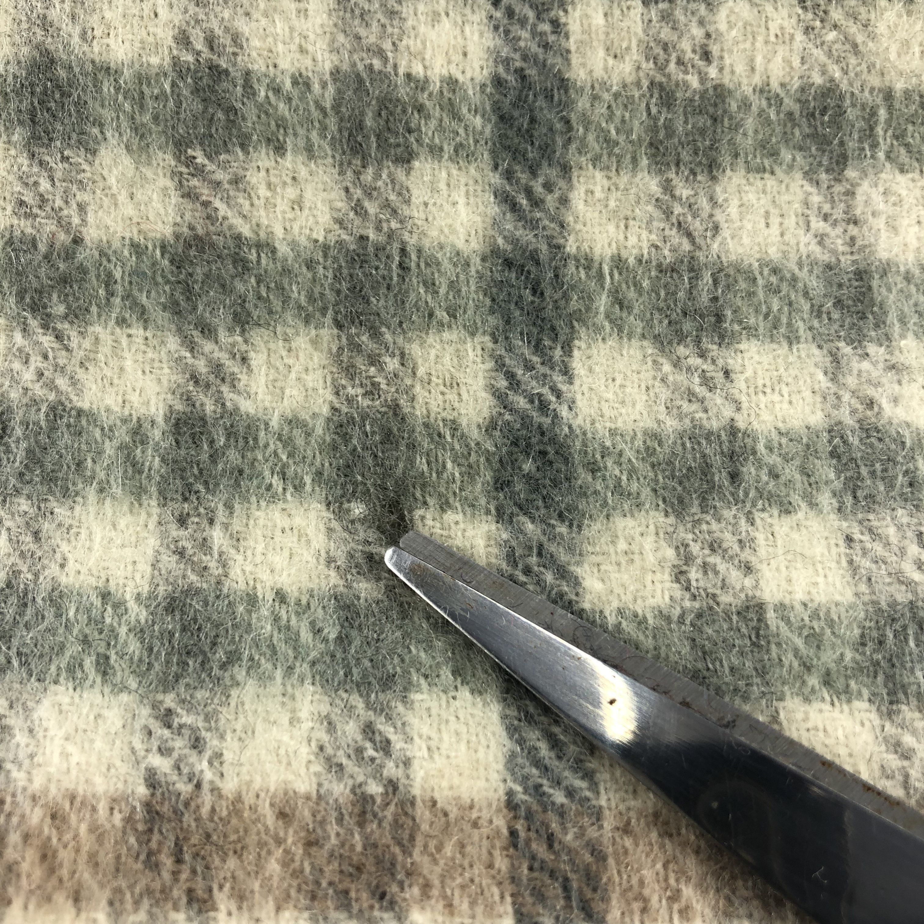 Johnstons Of Elgin Johnstons of Elgin Cashmere Gingham Scarf Muffler V1051 Size ONE SIZE - 6 Thumbnail