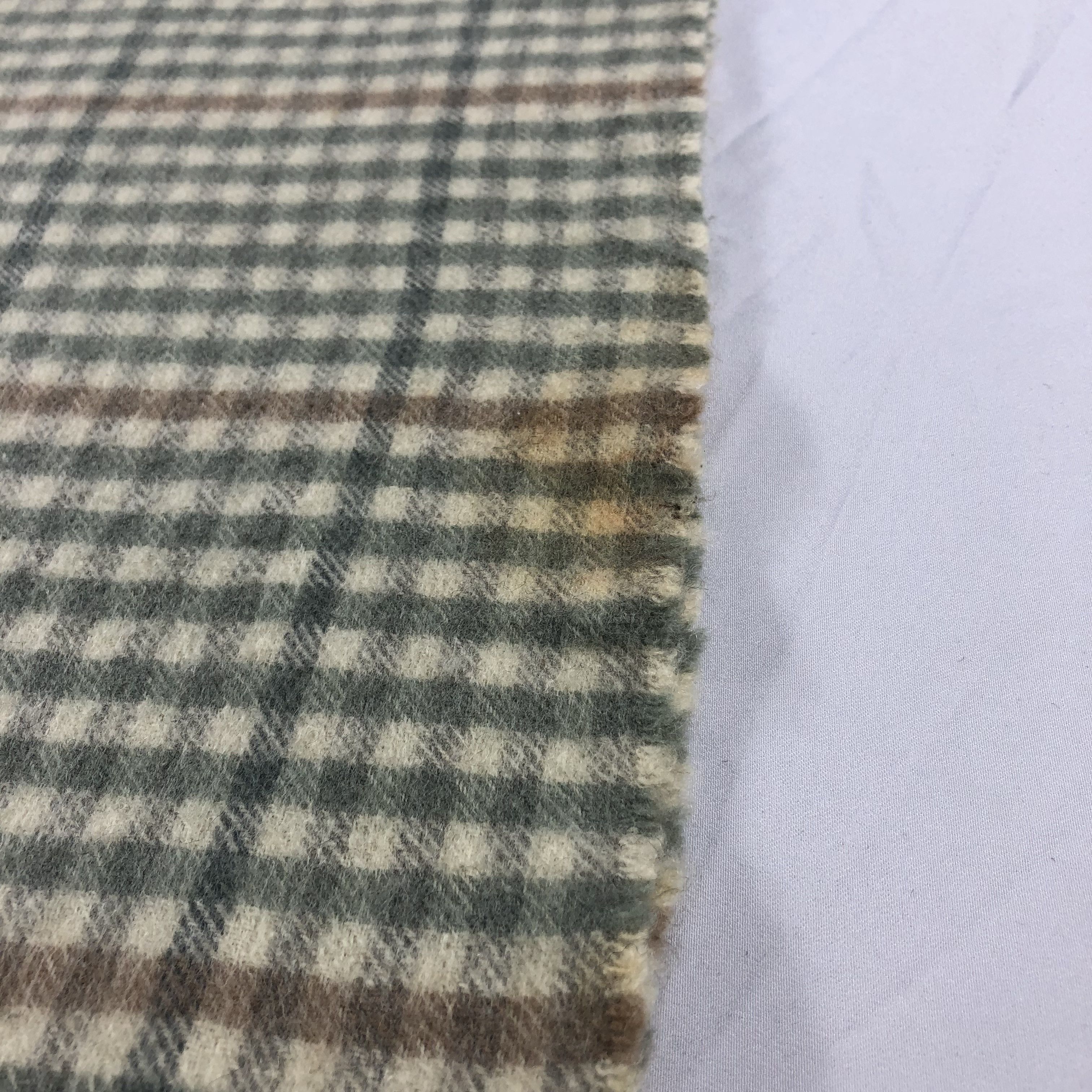 Johnstons Of Elgin Johnstons of Elgin Cashmere Gingham Scarf Muffler V1051 Size ONE SIZE - 7 Thumbnail