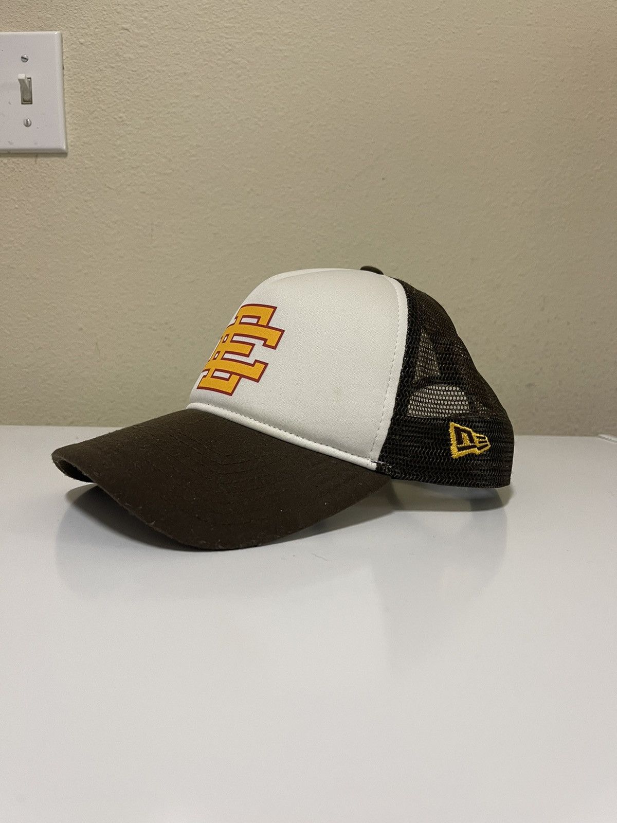 Eric Emanuel × New Era EE Trucker Hat Size ONE SIZE - 3 Thumbnail
