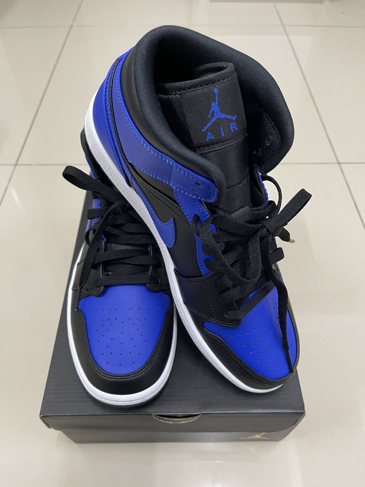 Jordan Brand Rare NIKE AIR JORDAN AJ1 Mid Hyper Royal Size US 9 / EU 42 - 4 Thumbnail