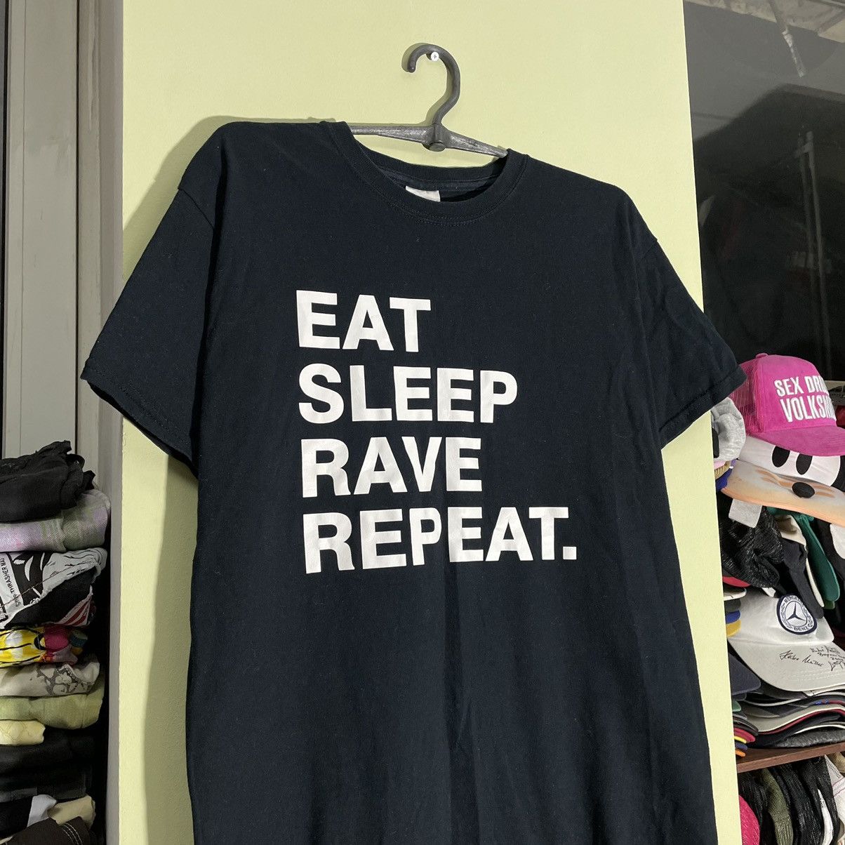 Vintage Vintage 90s Rave Graphic Tee Black Streetwear Humor Faded L Size US L / EU 52-54 / 3 - 5 Thumbnail