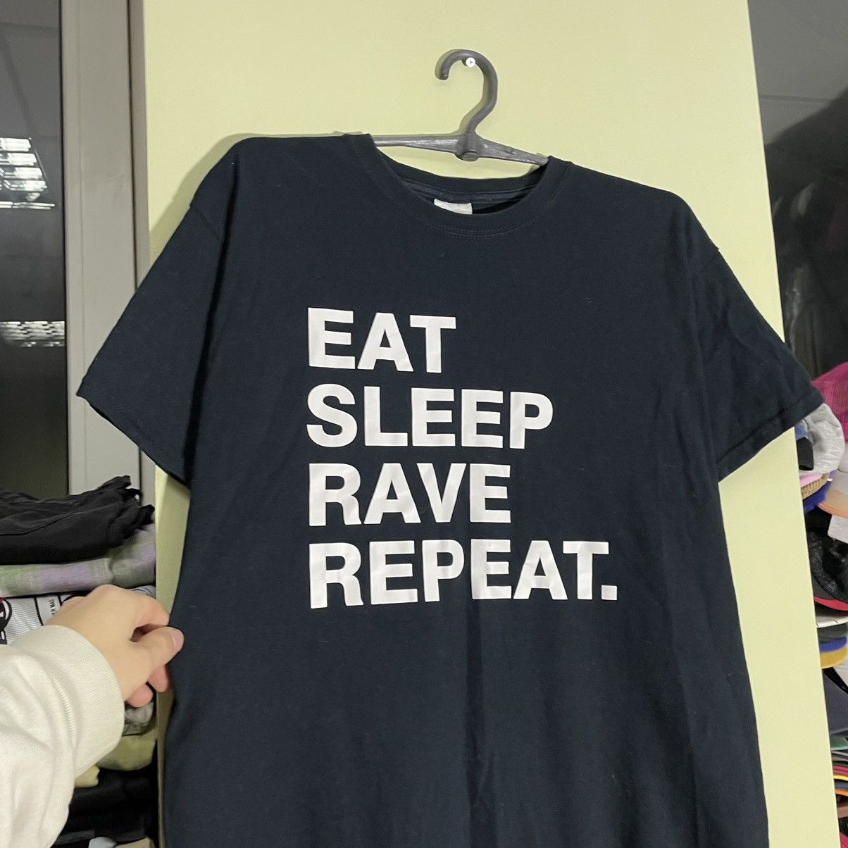Vintage Vintage 90s Rave Graphic Tee Black Streetwear Humor Faded L Size US L / EU 52-54 / 3 - 1 Thumbnail
