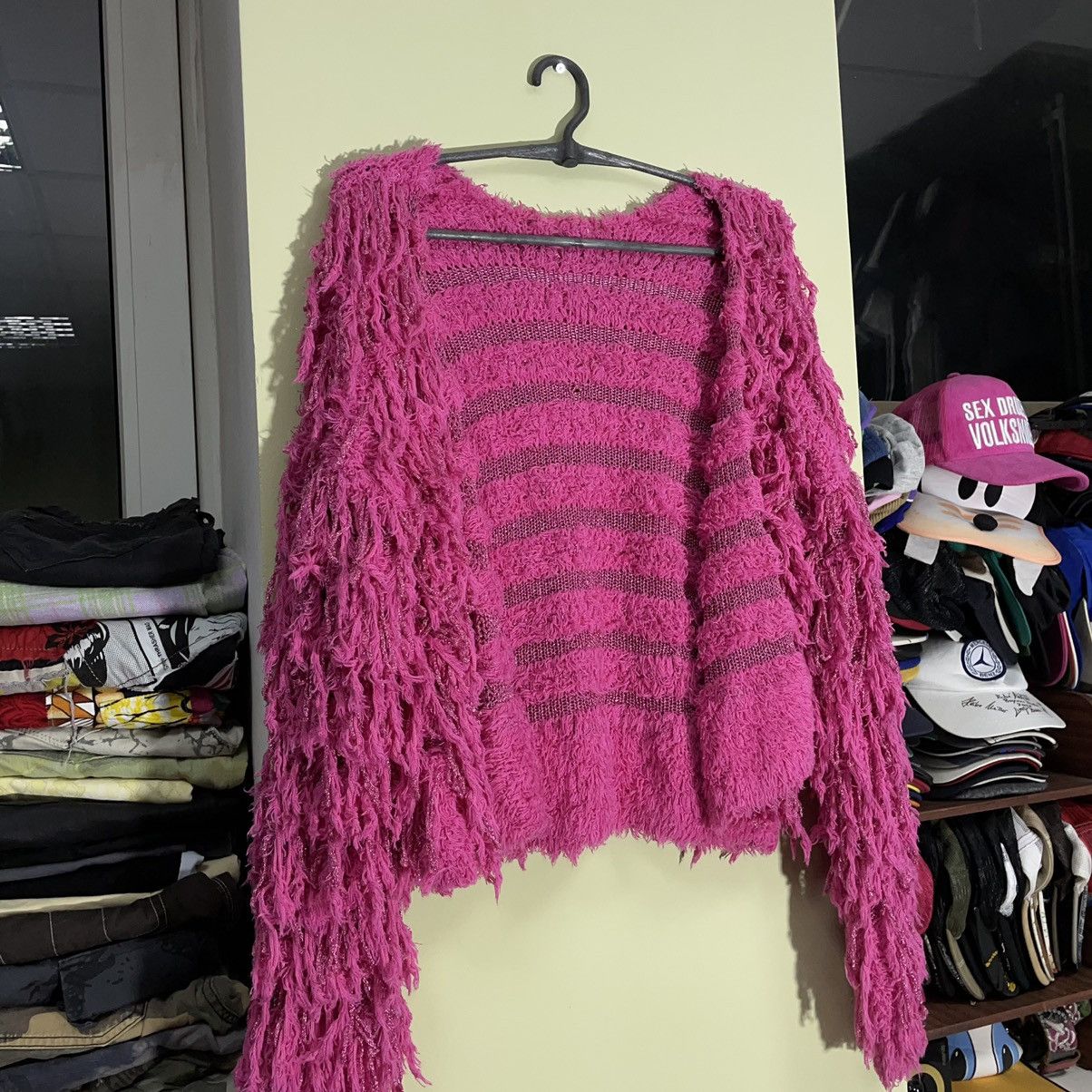 Vintage Y2K Hot Pink Fuzzy Cropped Sweater Hypebeast Rave Graphic OS Size ONE SIZE - 7 Thumbnail