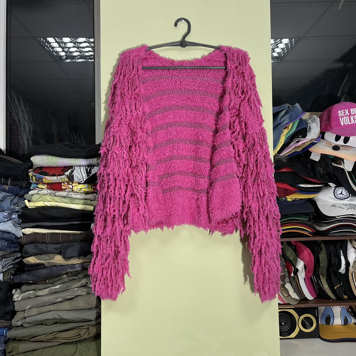 Vintage Y2K Hot Pink Fuzzy Cropped Sweater Hypebeast Rave Graphic OS Size ONE SIZE - 4 Thumbnail