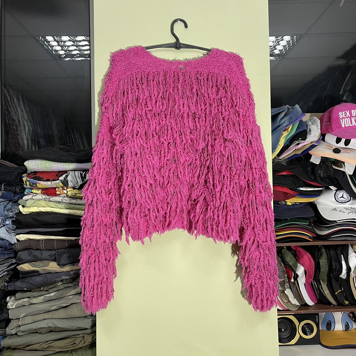 Vintage Y2K Hot Pink Fuzzy Cropped Sweater Hypebeast Rave Graphic OS Size ONE SIZE - 1 Thumbnail