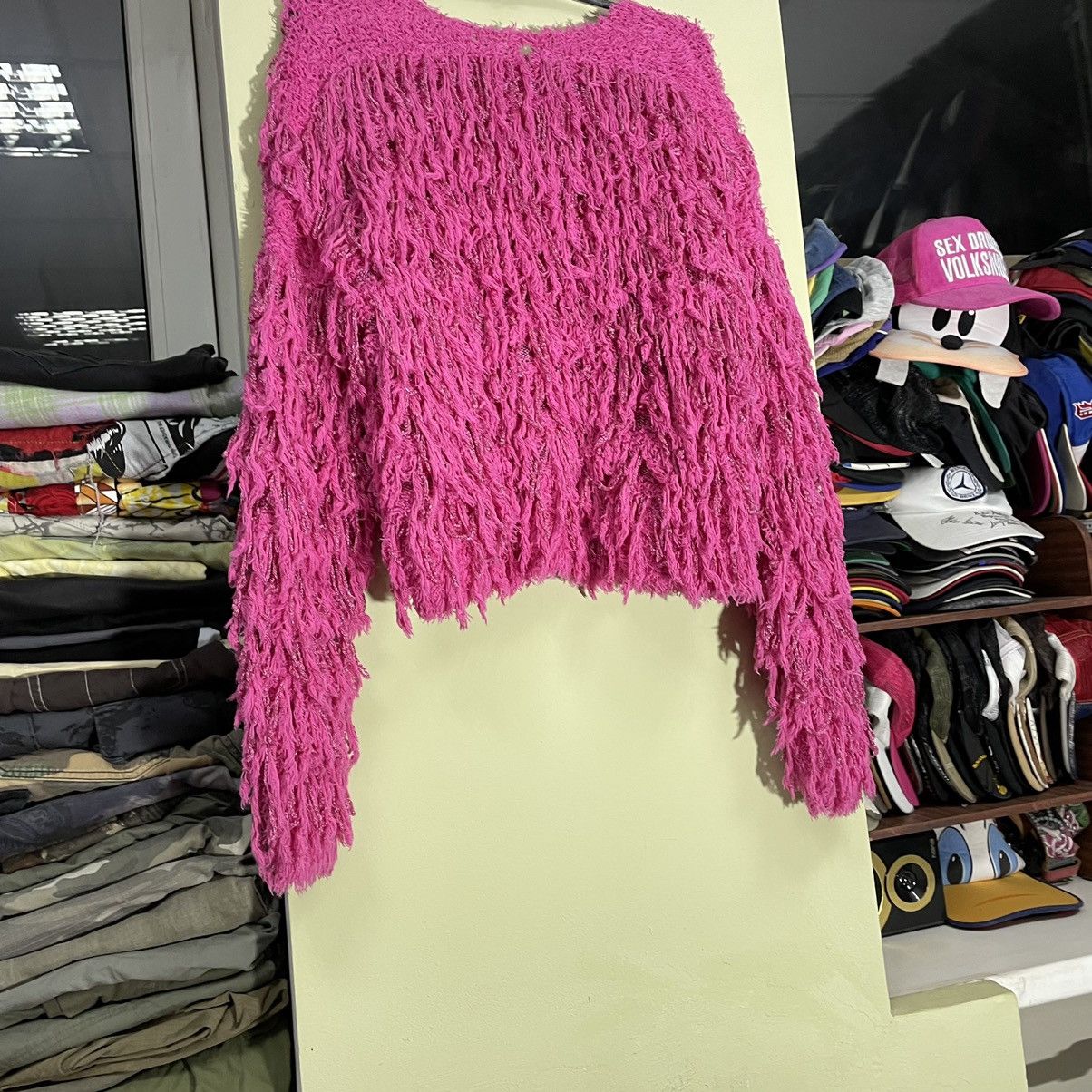 Vintage Y2K Hot Pink Fuzzy Cropped Sweater Hypebeast Rave Graphic OS Size ONE SIZE - 2 Thumbnail