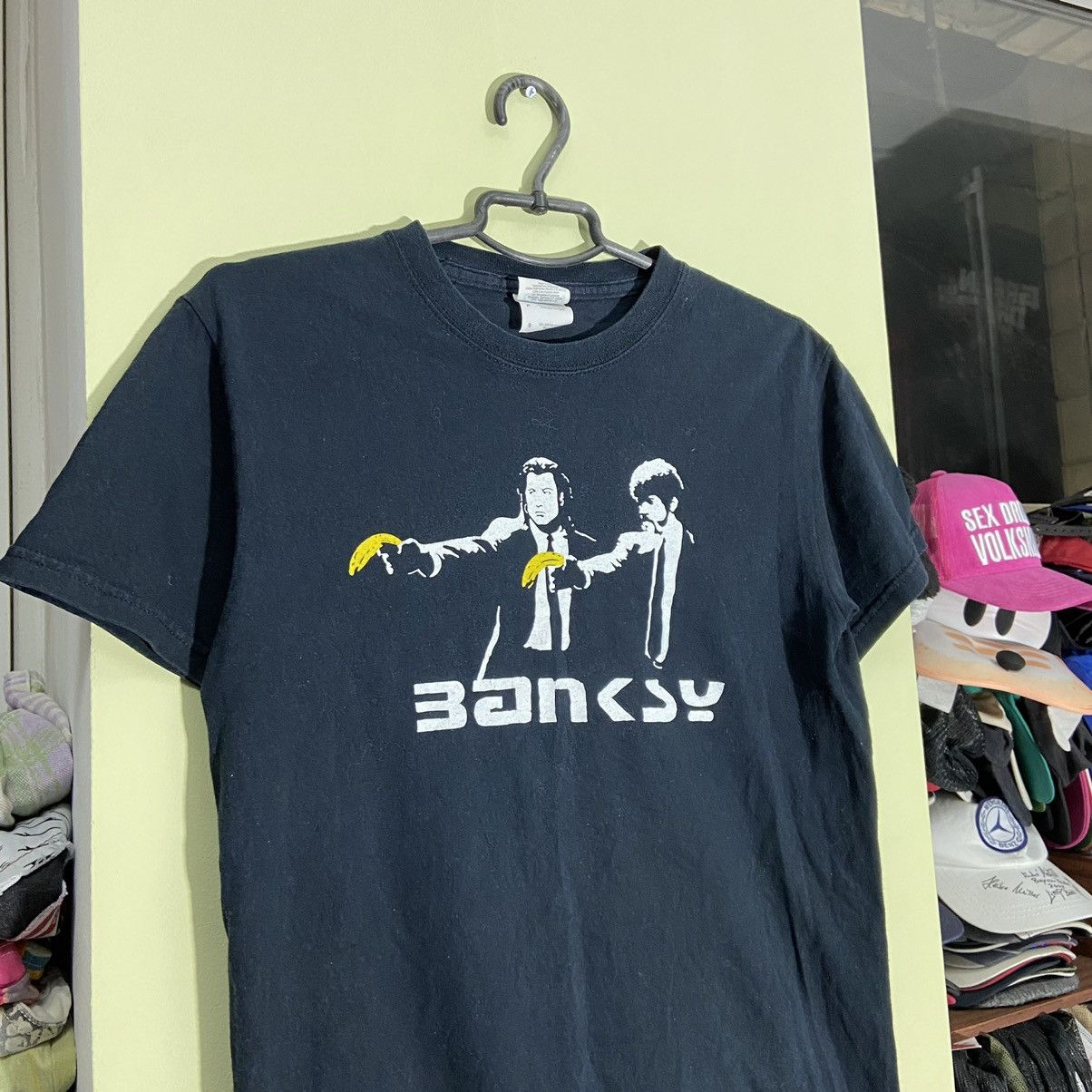 Vintage Vintage 90s Banksy Pulp Fiction Graphic Tee Faded Black S Size US S / EU 44-46 / 1 - 1 Thumbnail