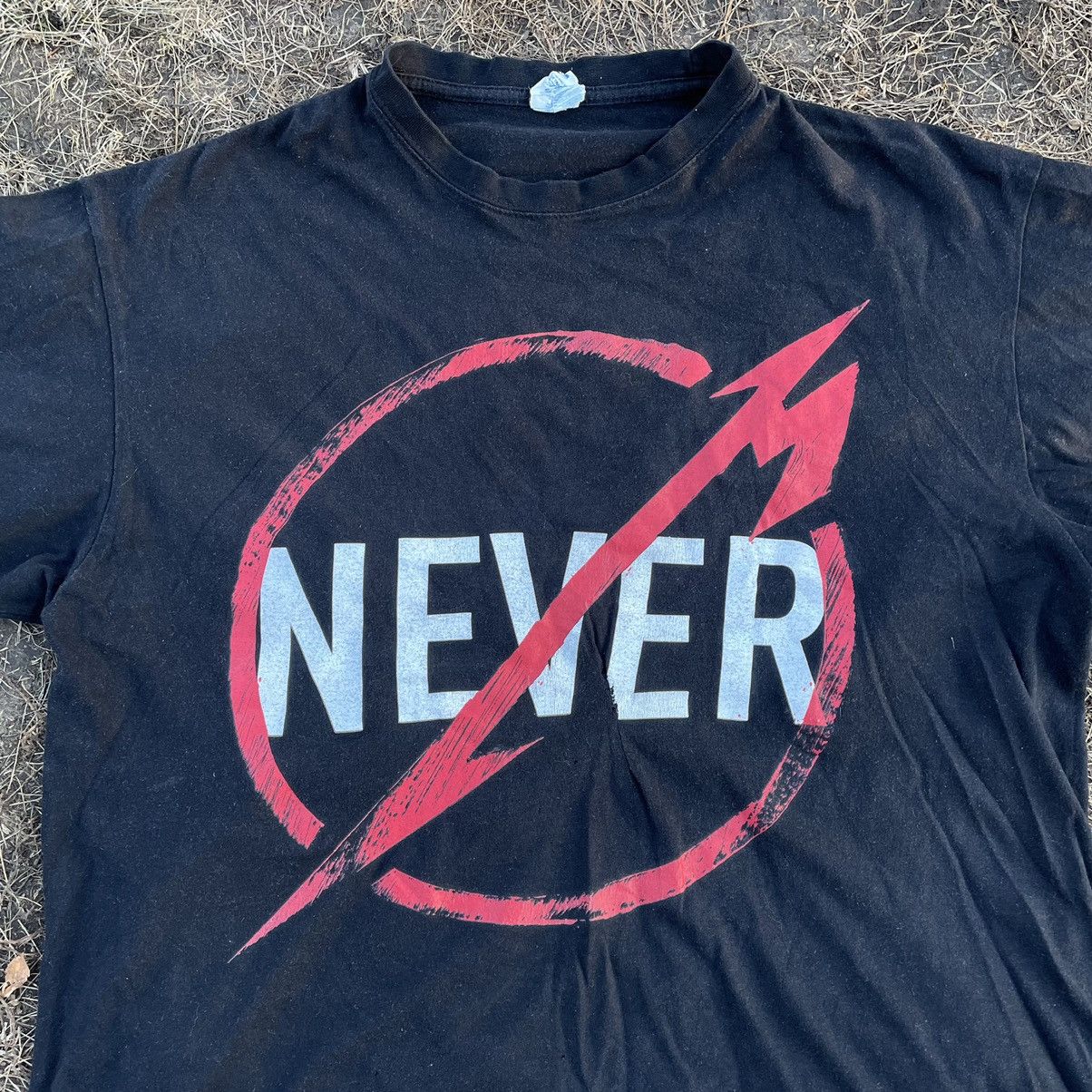 Vintage Vintage 90s Metallica Graphic Tee Distressed Grunge Baggy M Size US M / EU 48-50 / 2 - 2 Thumbnail