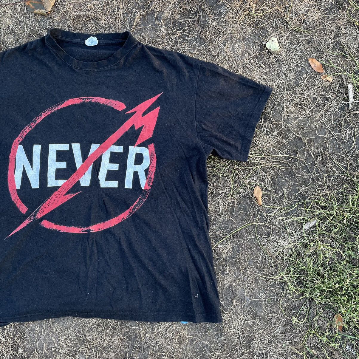 Vintage Vintage 90s Metallica Graphic Tee Distressed Grunge Baggy M Size US M / EU 48-50 / 2 - 3 Thumbnail