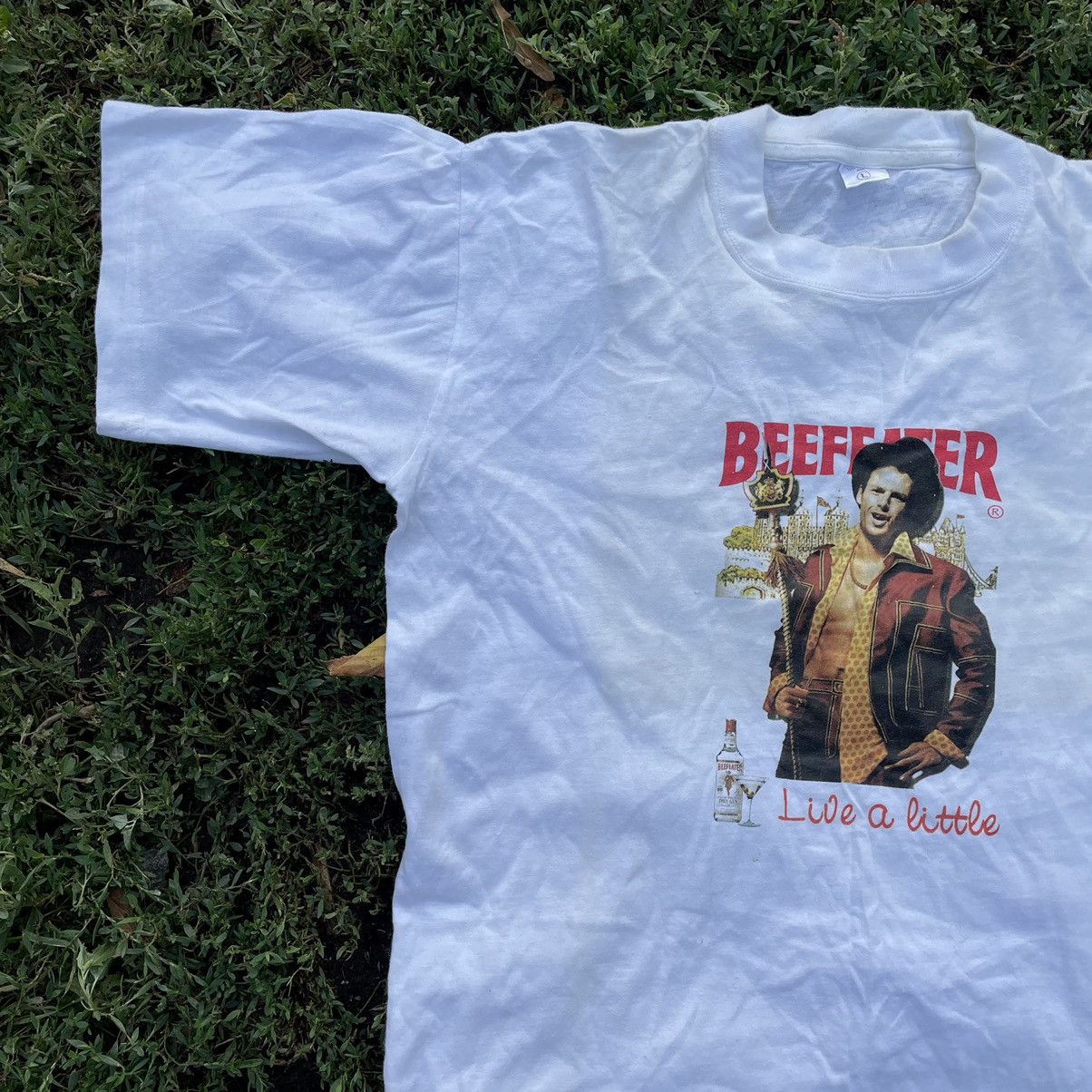 Vintage Vintage 90s Beefeater Graphic Tee Sun Faded Streetwear L Size US L / EU 52-54 / 3 - 3 Thumbnail
