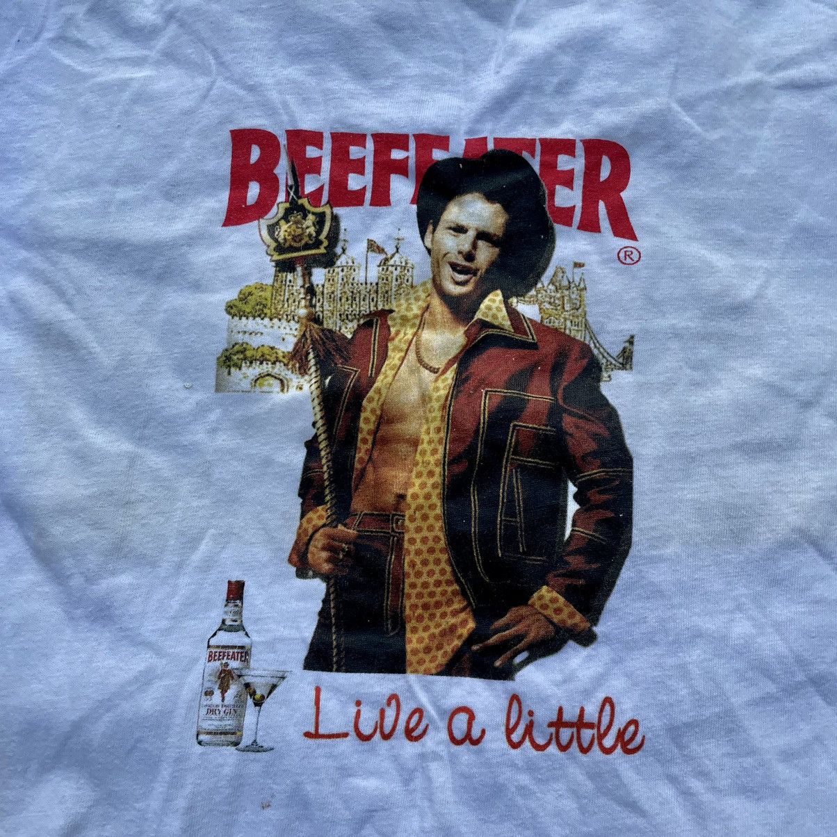 Vintage Vintage 90s Beefeater Graphic Tee Sun Faded Streetwear L Size US L / EU 52-54 / 3 - 4 Thumbnail
