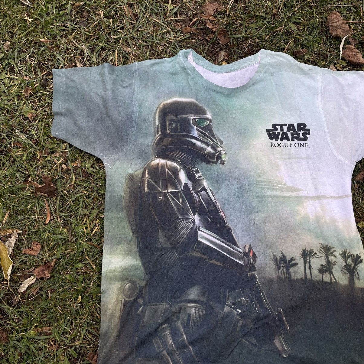Vintage Vintage Y2K Sun Faded Star Wars Graphic Tee Streetwear XL Size US XL / EU 56 / 4 - 3 Thumbnail