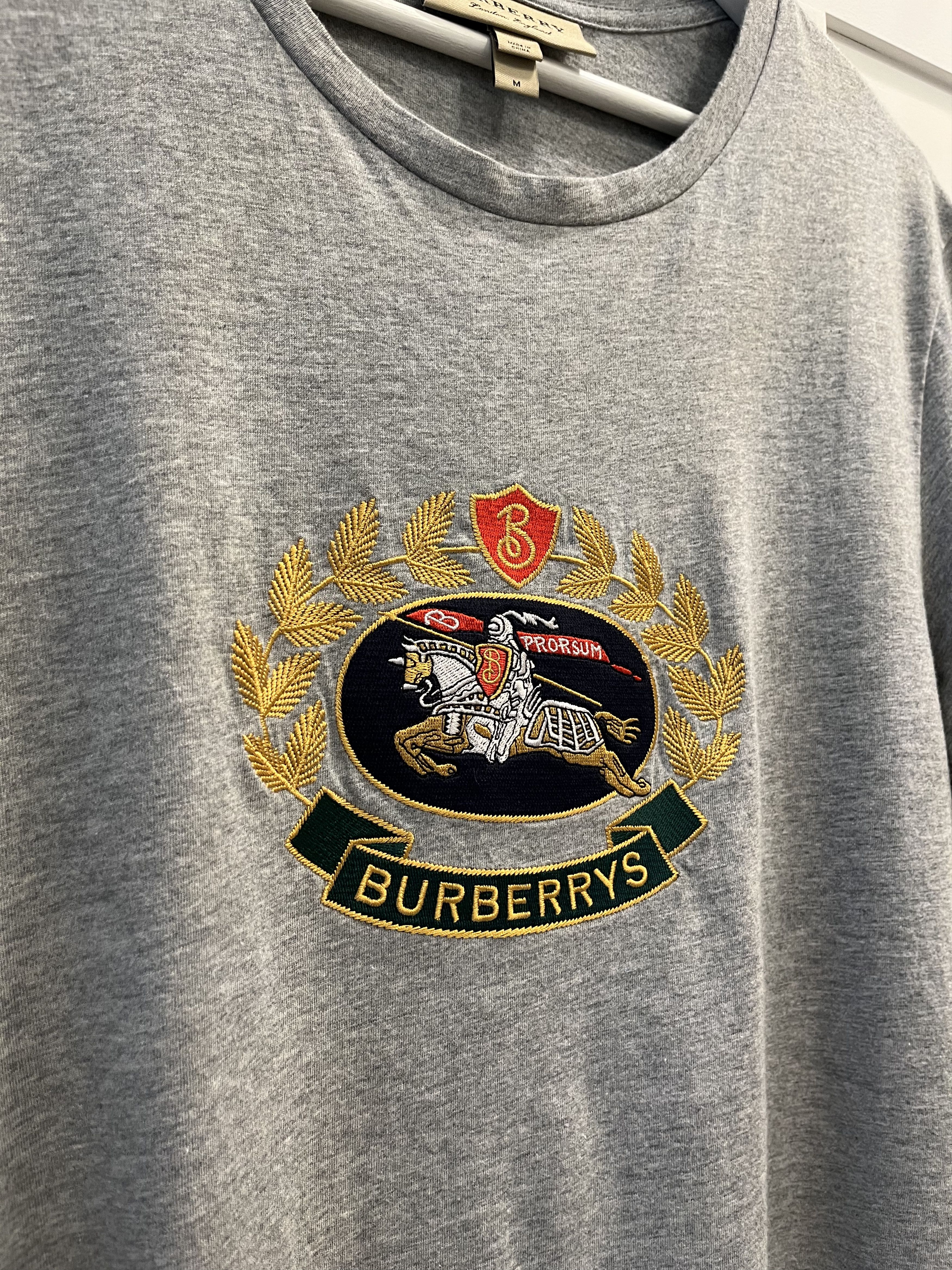 Burberry Burberry Embroidered Prosum (du cavalier) Tshirt Size US M / EU 48-50 / 2 - 2 Thumbnail