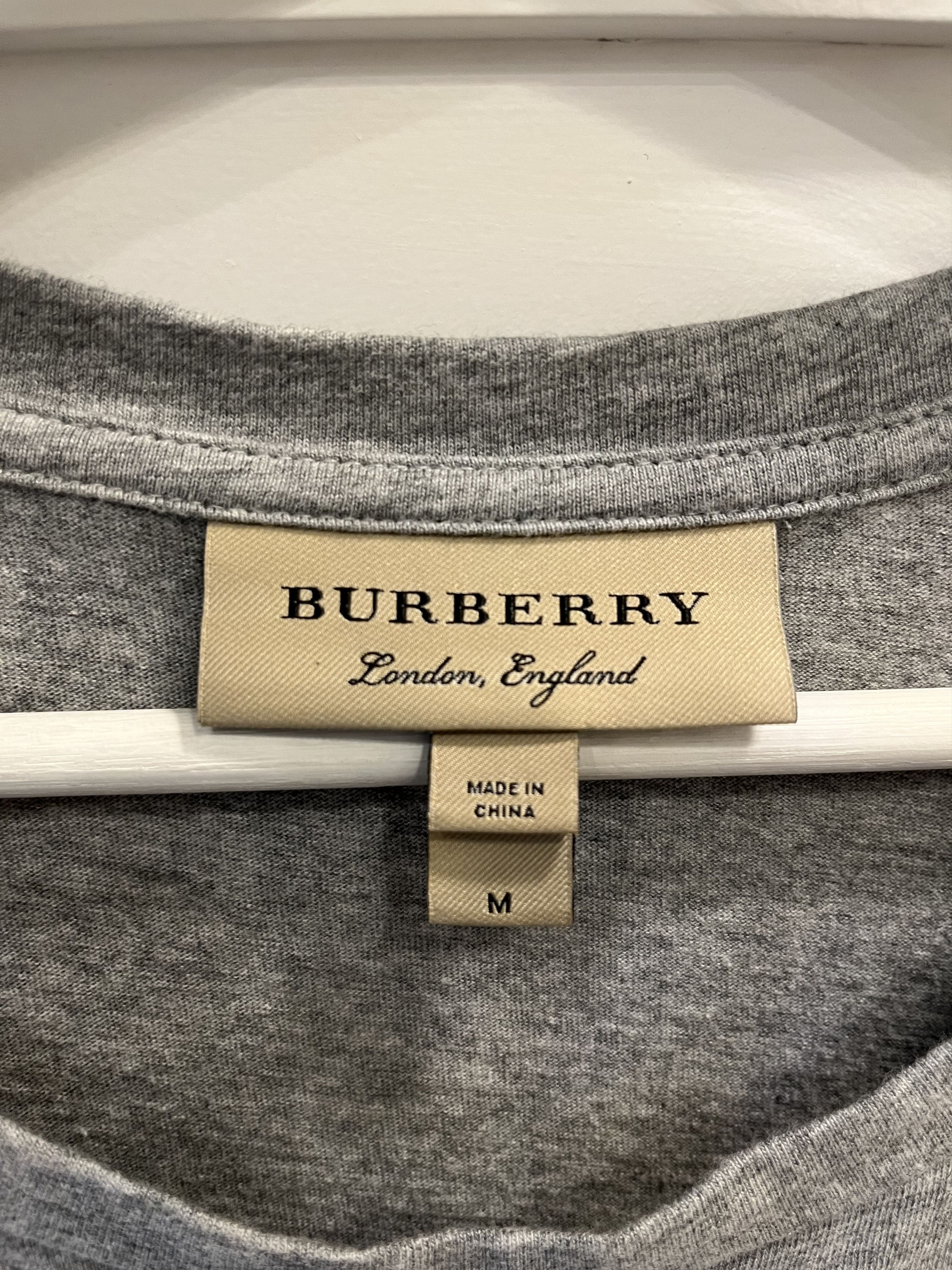 Burberry Burberry Embroidered Prosum (du cavalier) Tshirt Size US M / EU 48-50 / 2 - 3 Thumbnail