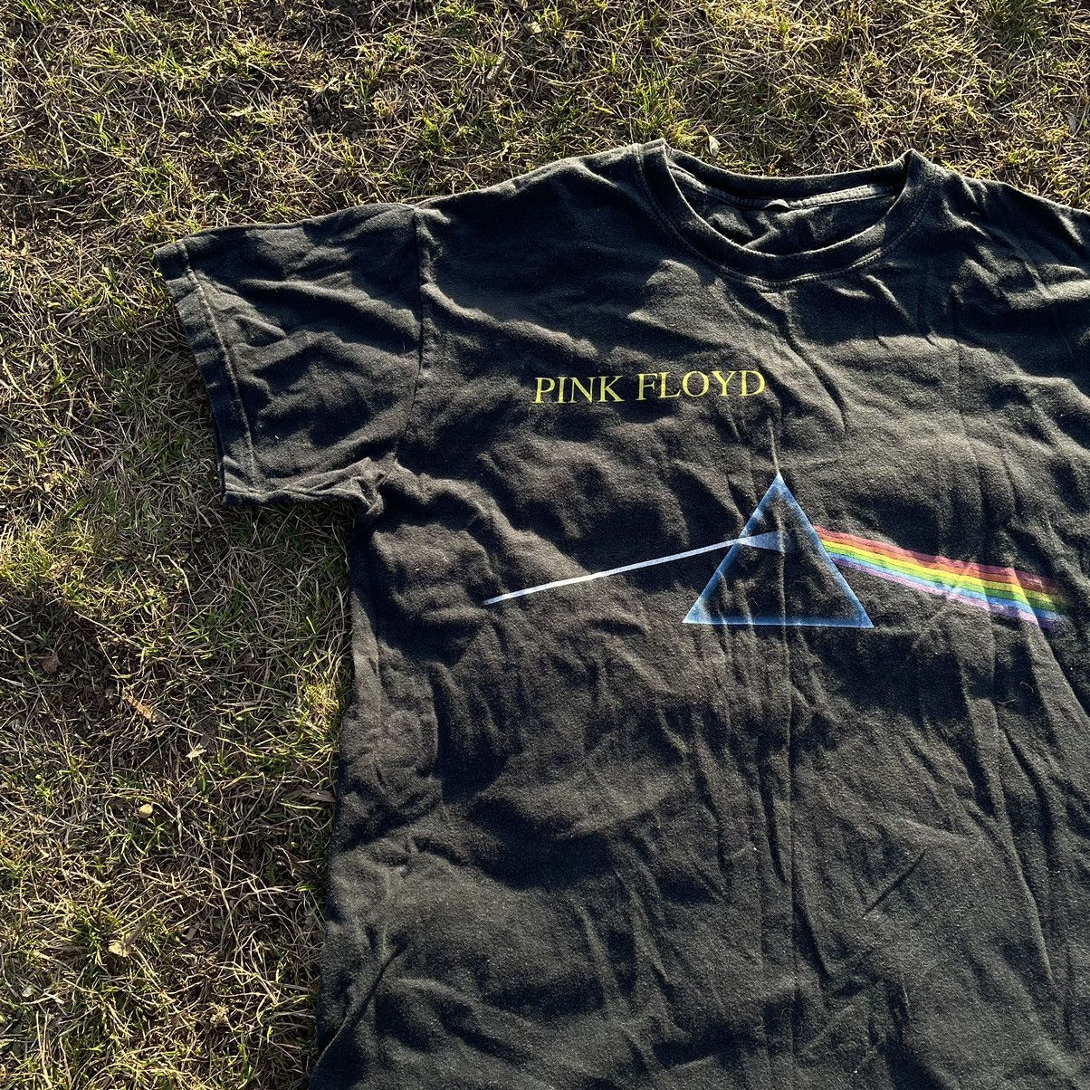 Vintage Vintage 90s Pink Floyd Sun Faded Graphic Band Tee Grunge M Size US M / EU 48-50 / 2 - 4 Thumbnail