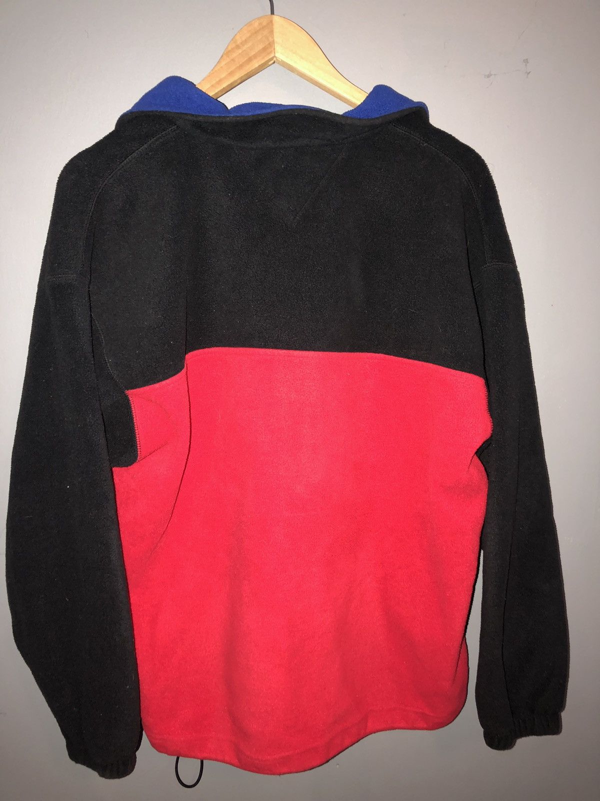 Rap Tees Vintage 90’s colourblock Tommy Hilfiger embossed fleece Size US S / EU 44-46 / 1 - 4 Thumbnail