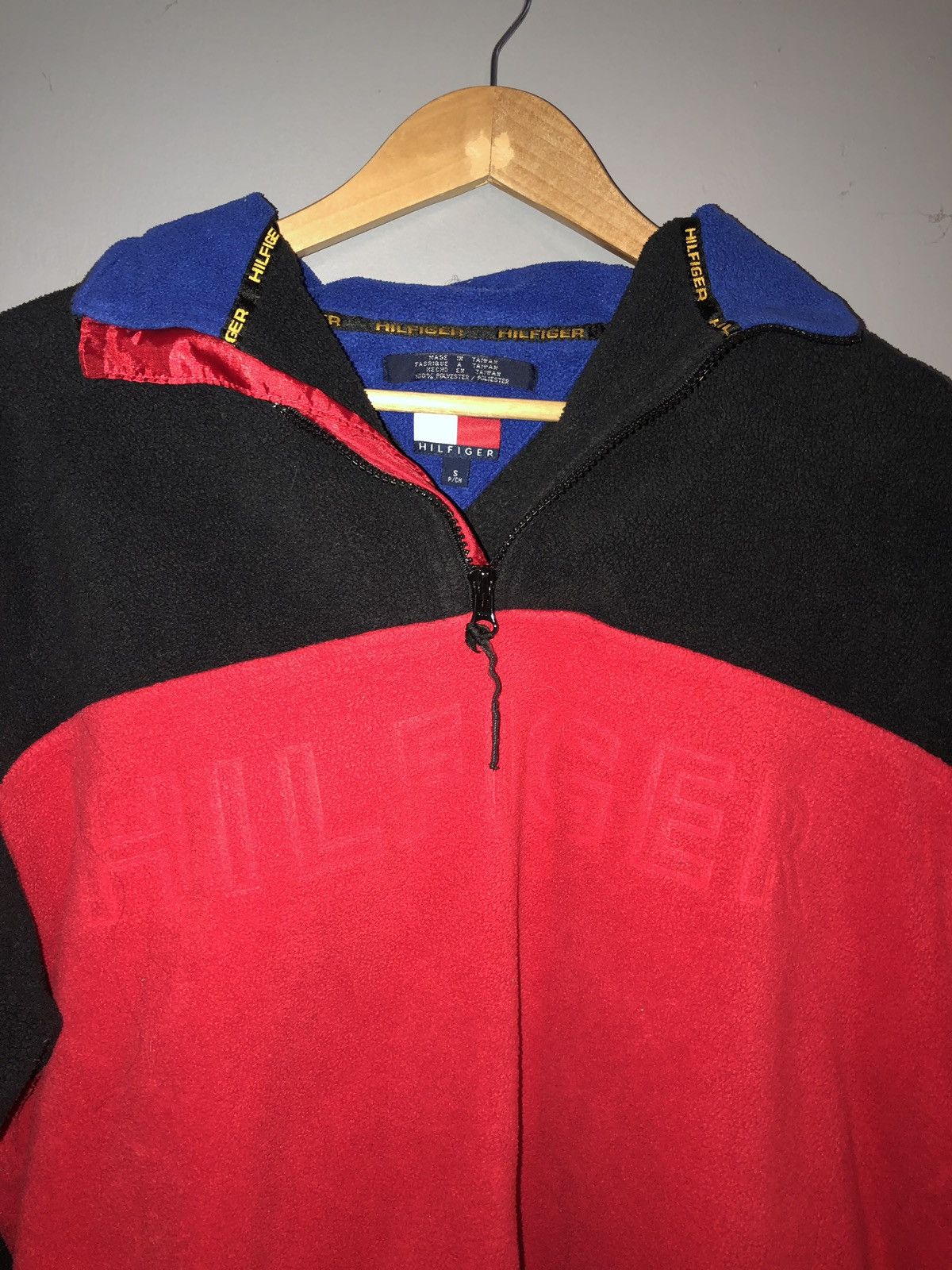 Rap Tees Vintage 90’s colourblock Tommy Hilfiger embossed fleece Size US S / EU 44-46 / 1 - 2 Thumbnail