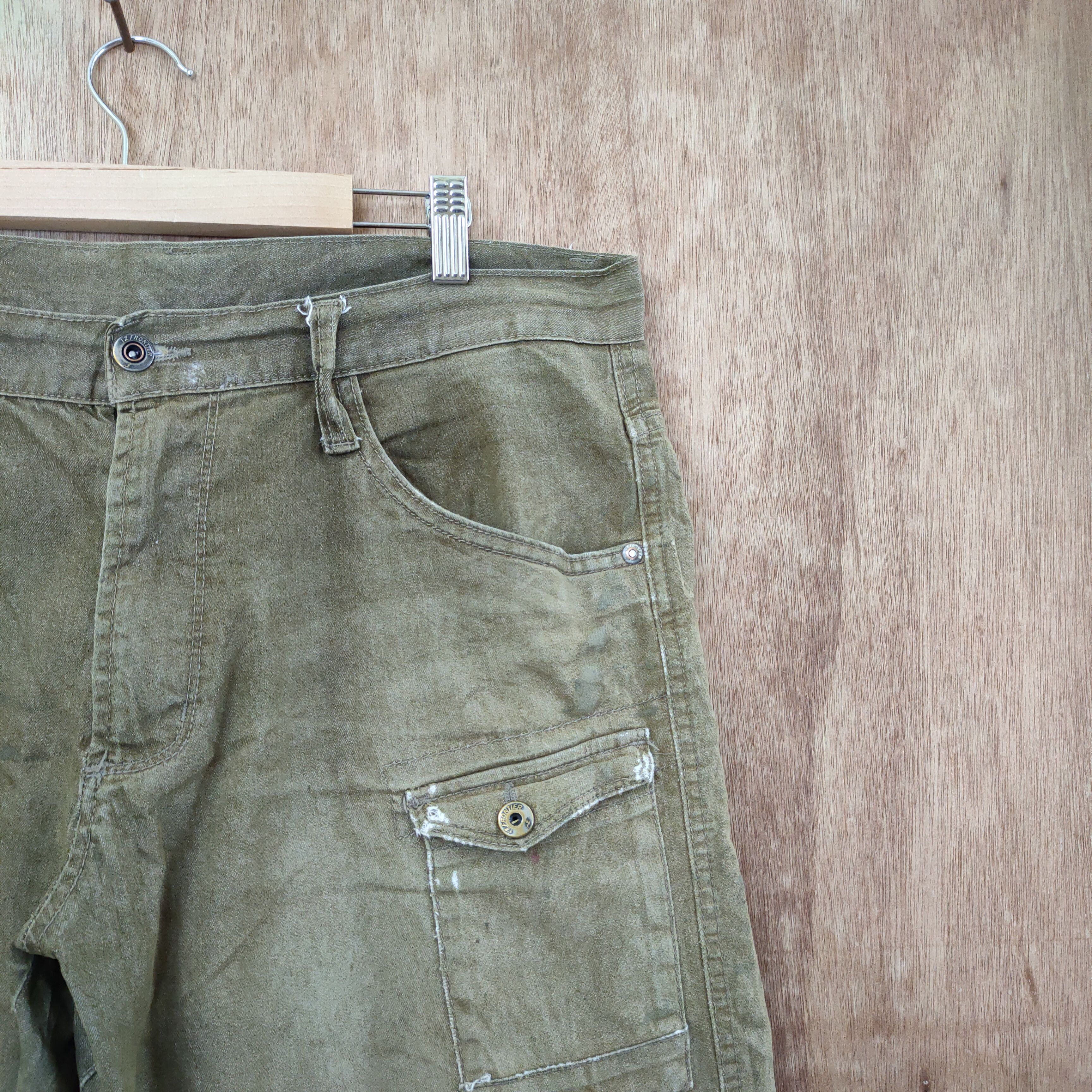 Seditionaries × Vintage VINTAGE IZ FRONTIER FADED/DISTRESSED CARGO PANTS Size US 36 / EU 52 - 12 Thumbnail